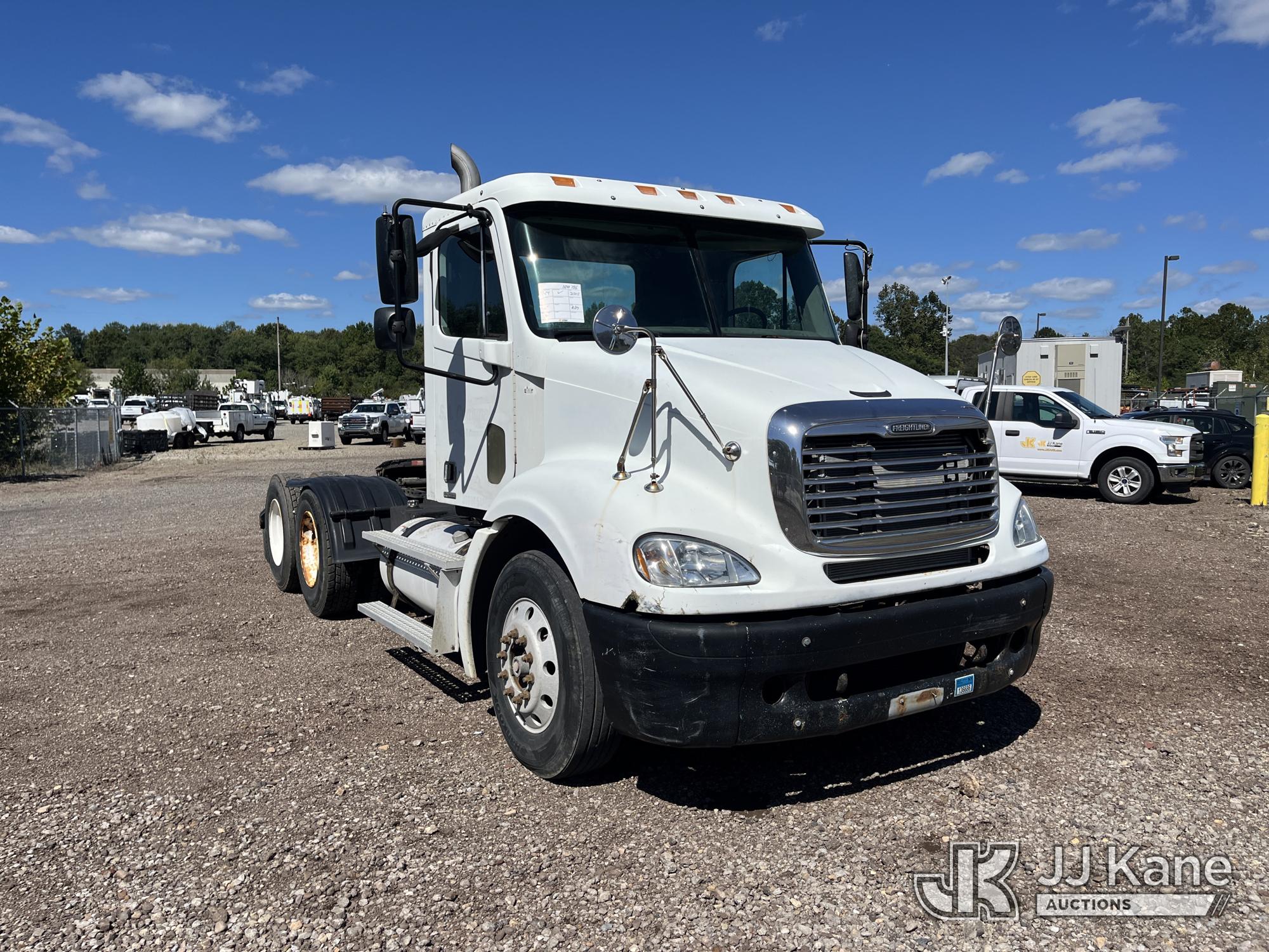 2005 Freightliner Columbia 112