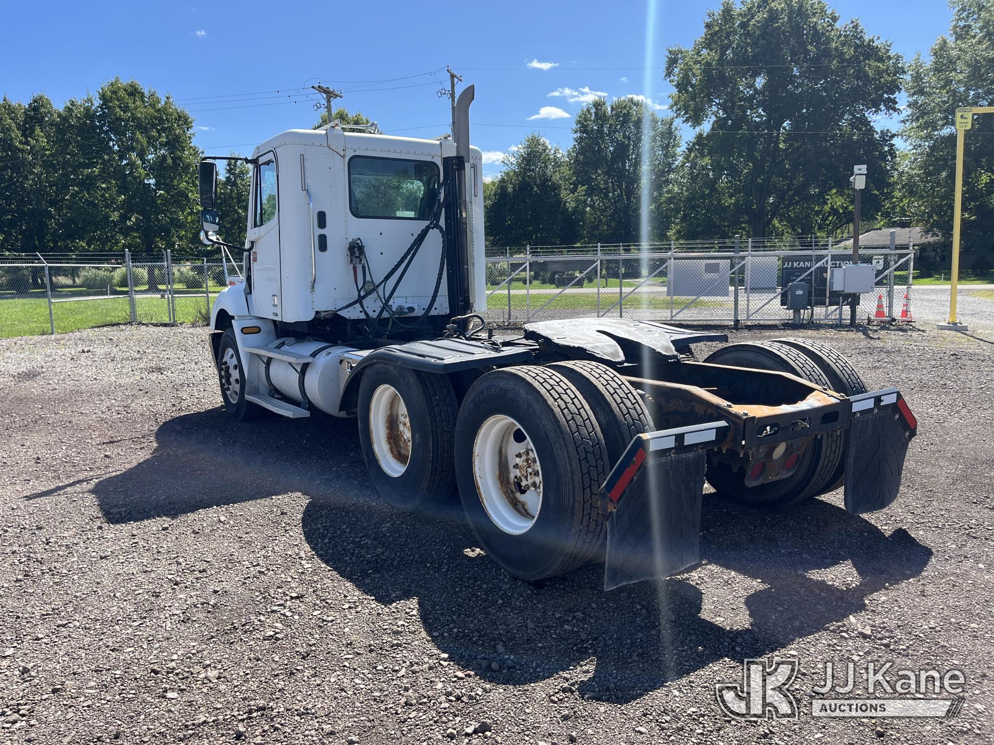 2005 Freightliner Columbia 112