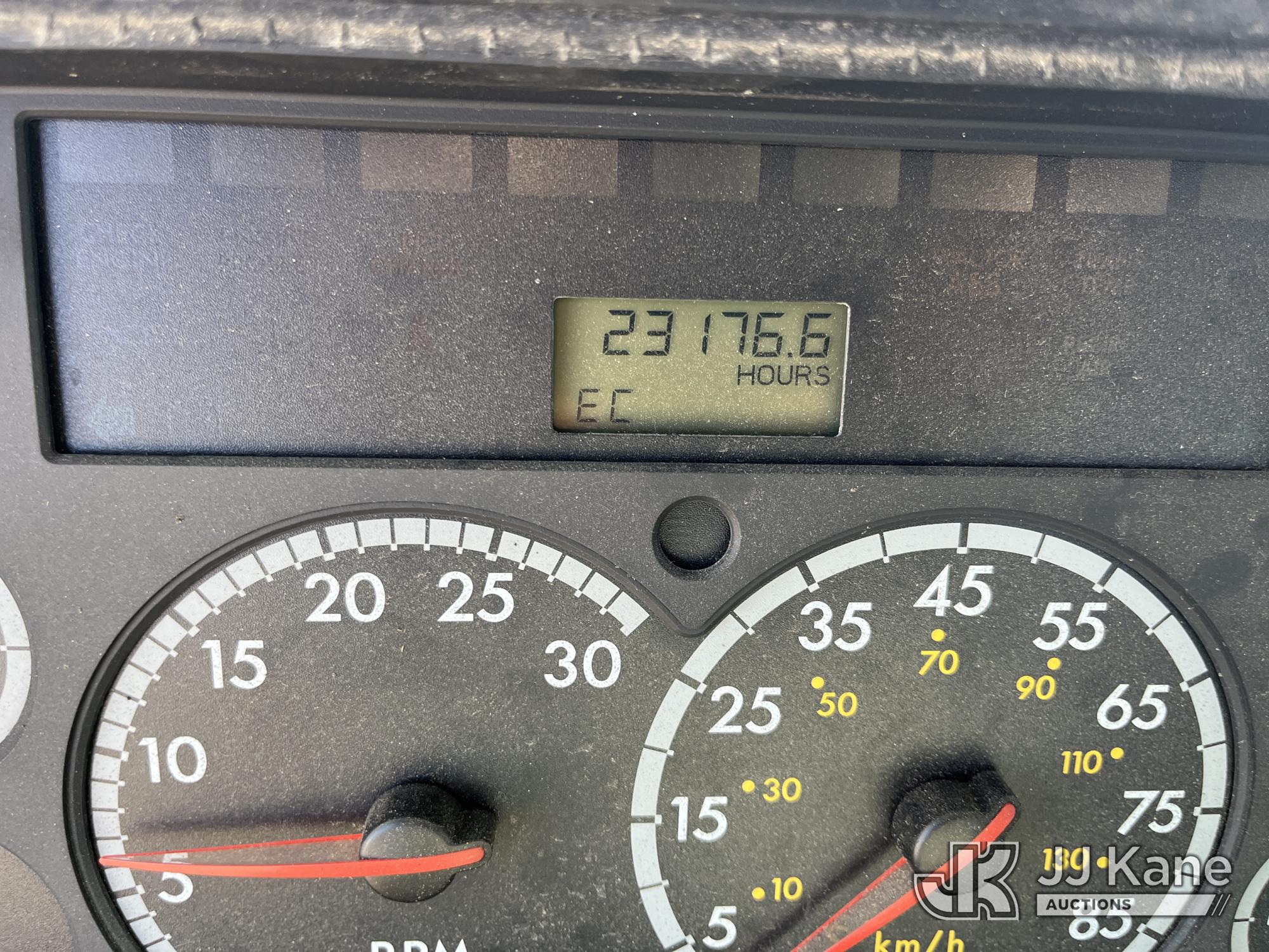 2005 Freightliner Columbia 112