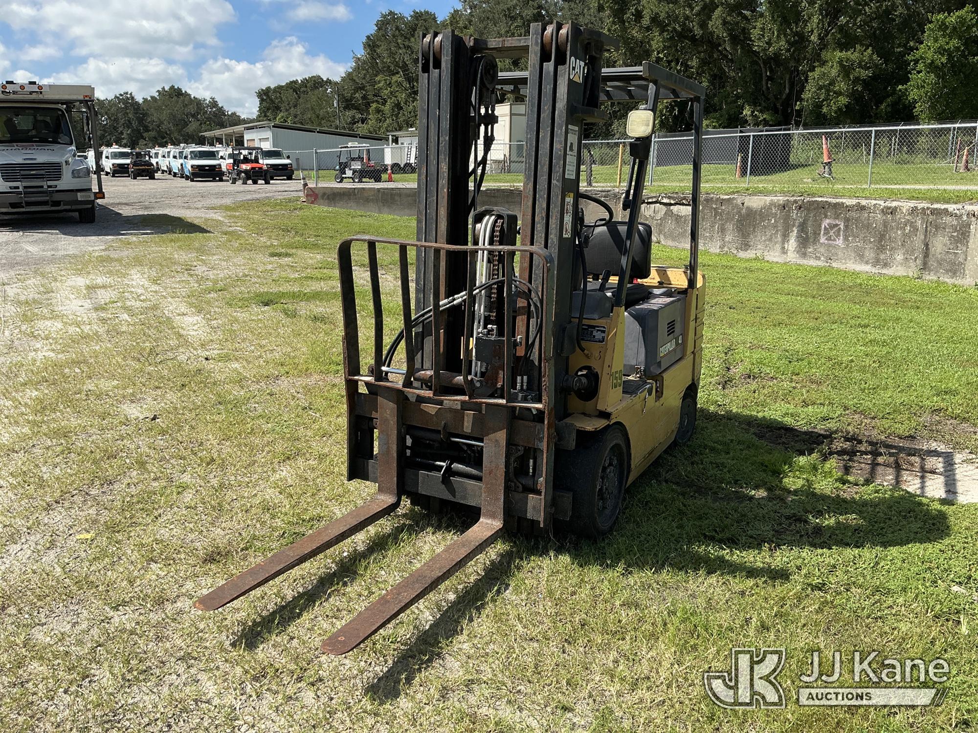 Photo of 1998 Caterpillar GC20