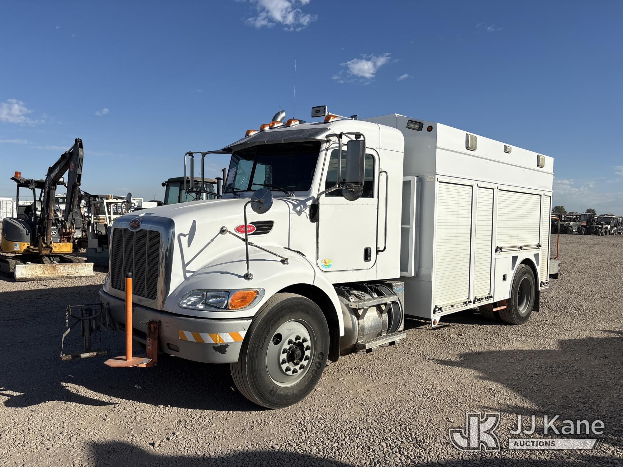 Photo of 2013 Peterbilt 337
