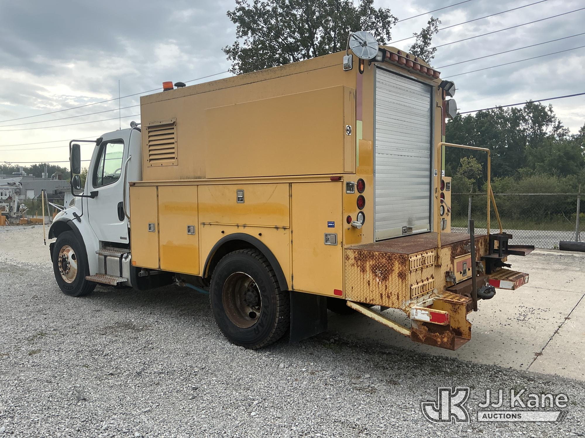 2011 Freightliner M2 106