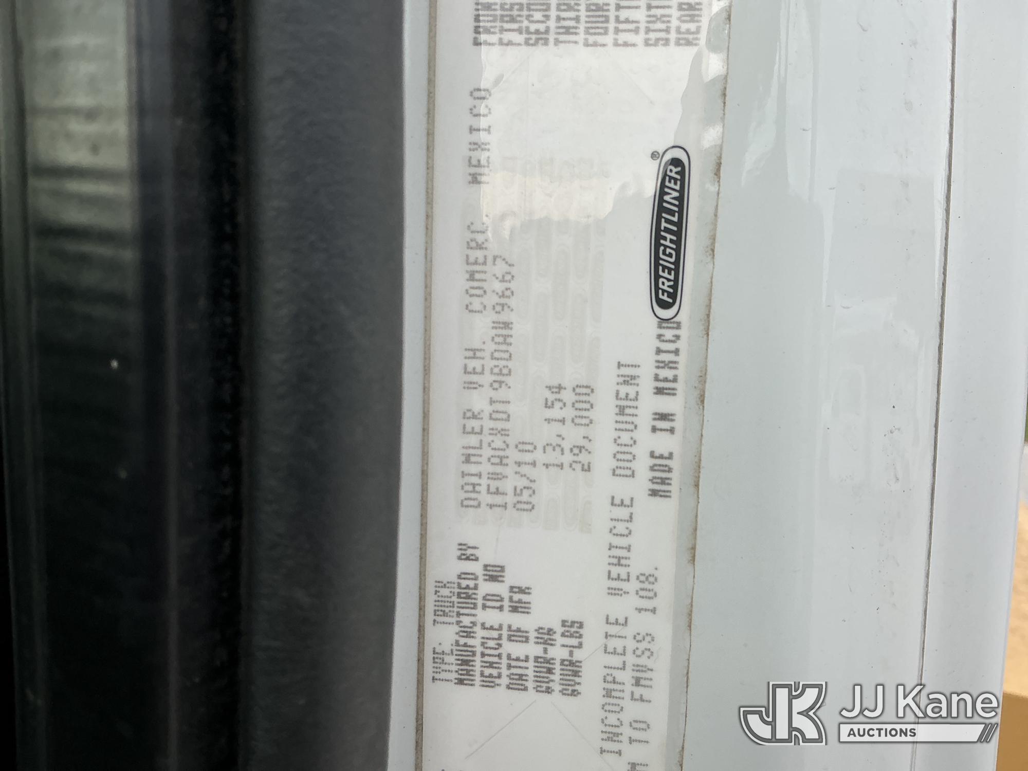2011 Freightliner M2 106