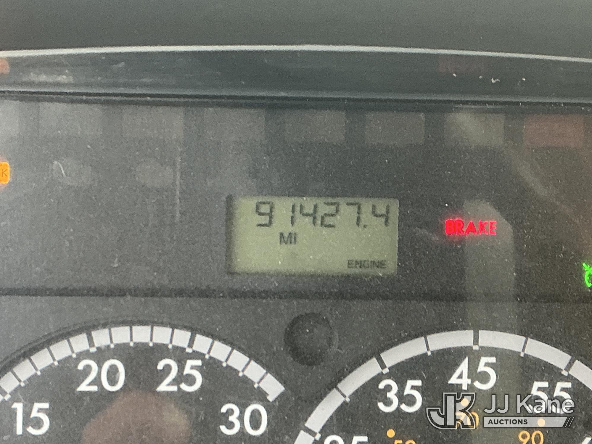 2011 Freightliner M2 106