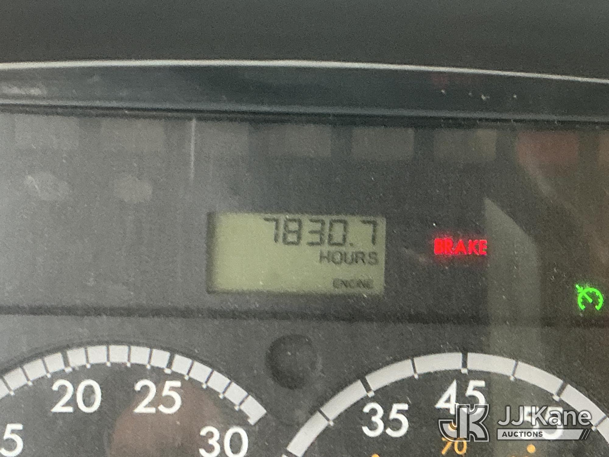 2011 Freightliner M2 106