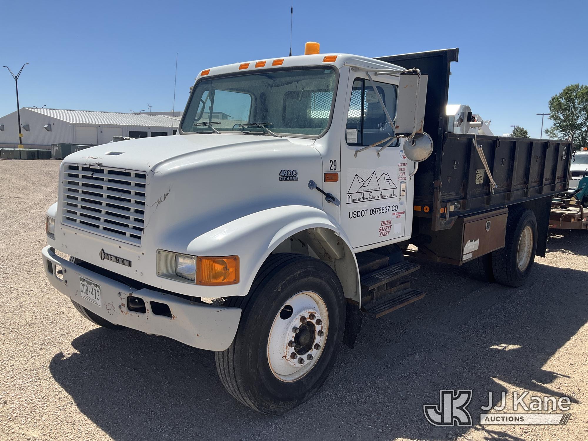 Photo of 1997 International 4900
