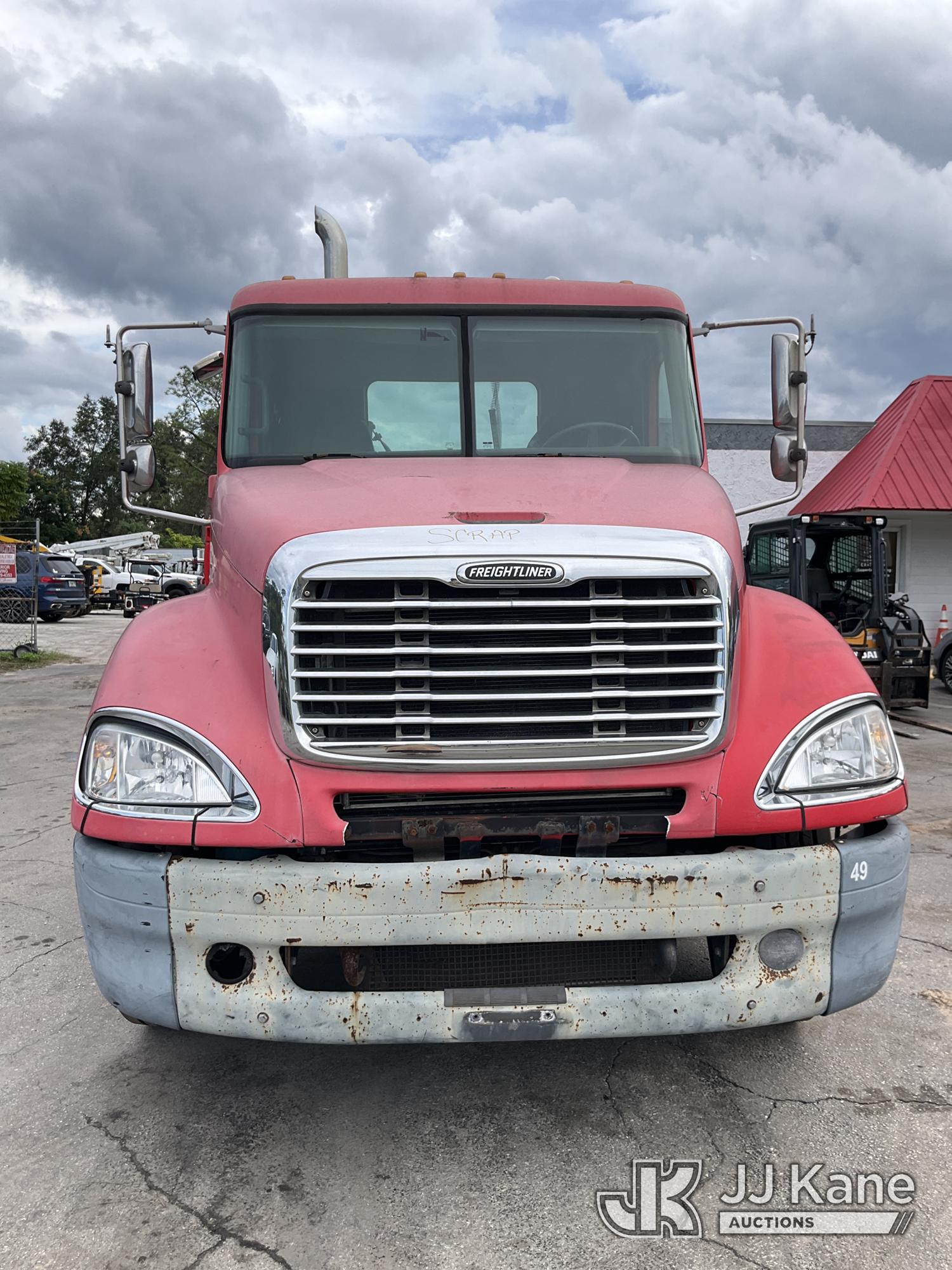 2006 Freightliner Columbia 120