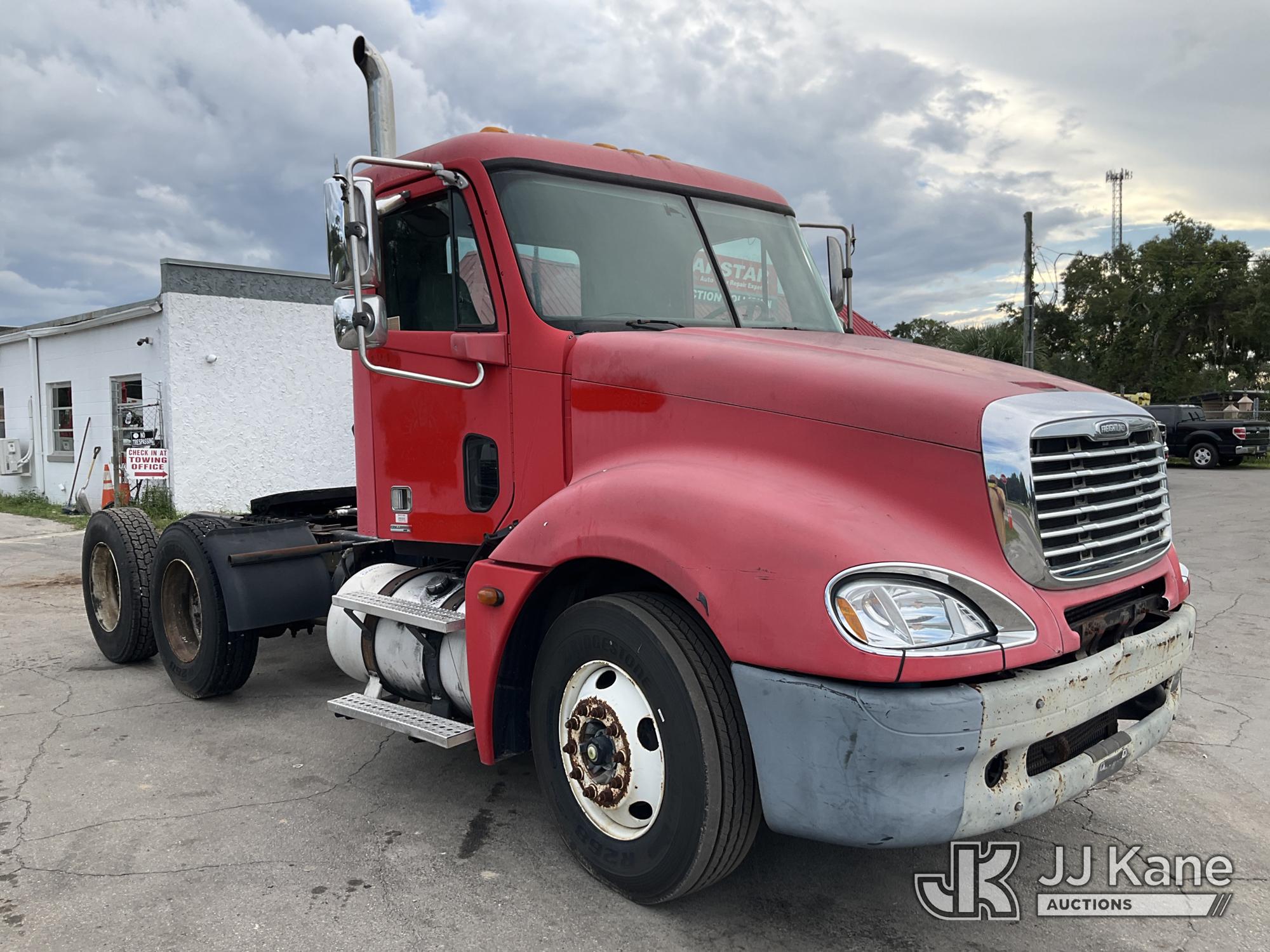 2006 Freightliner Columbia 120