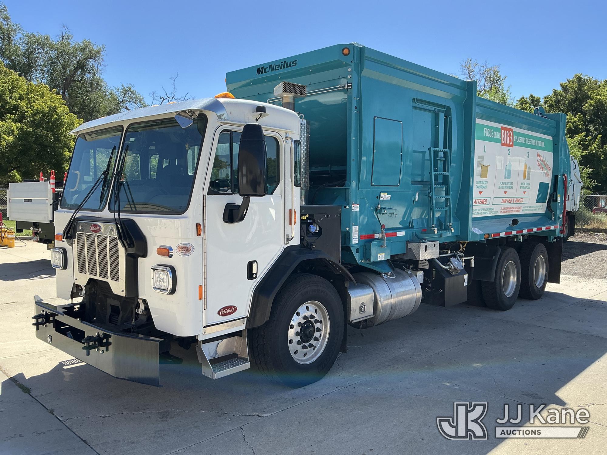 Photo of 2025 Peterbilt 520