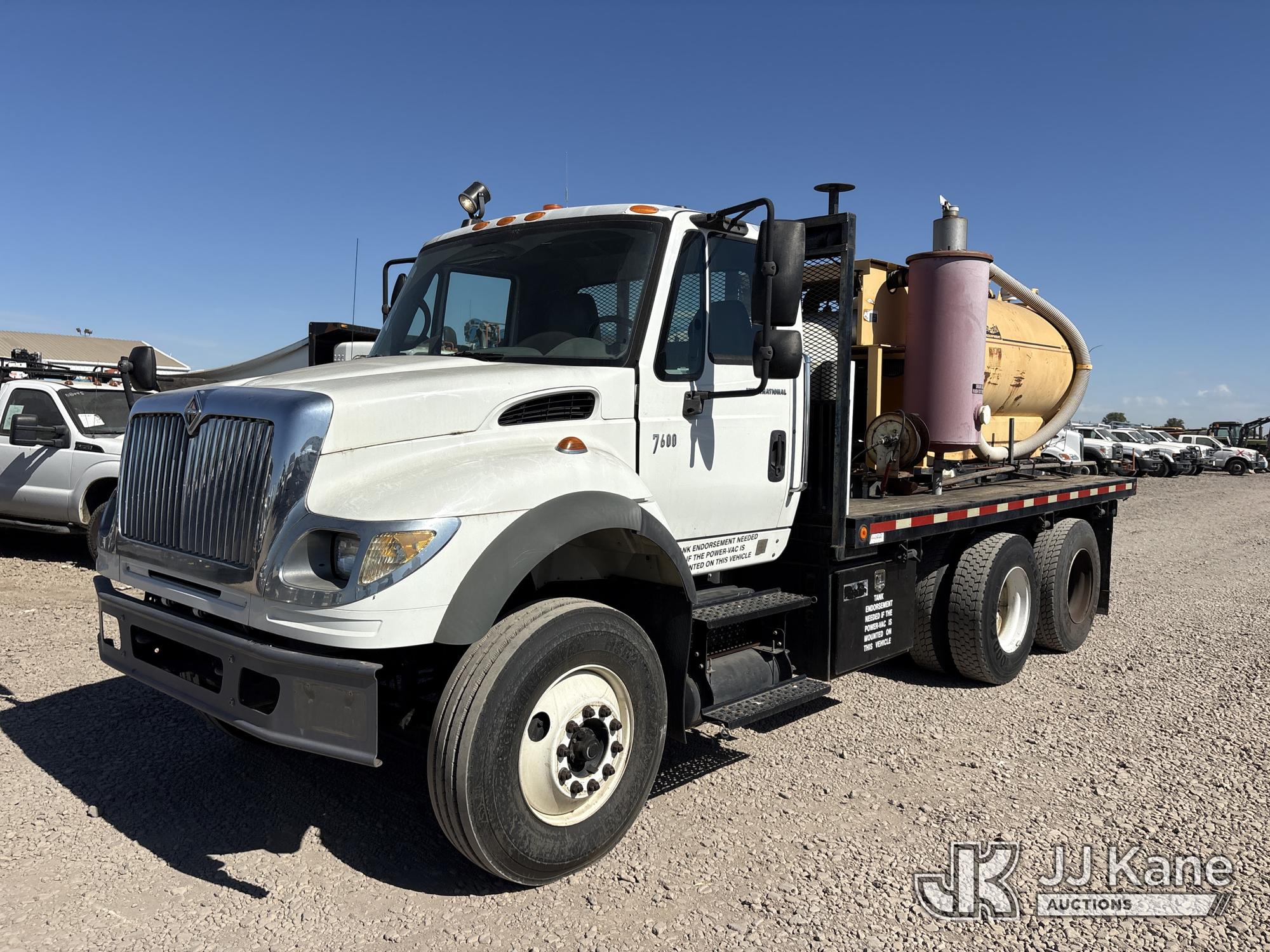 Photo of 2003 International 7600