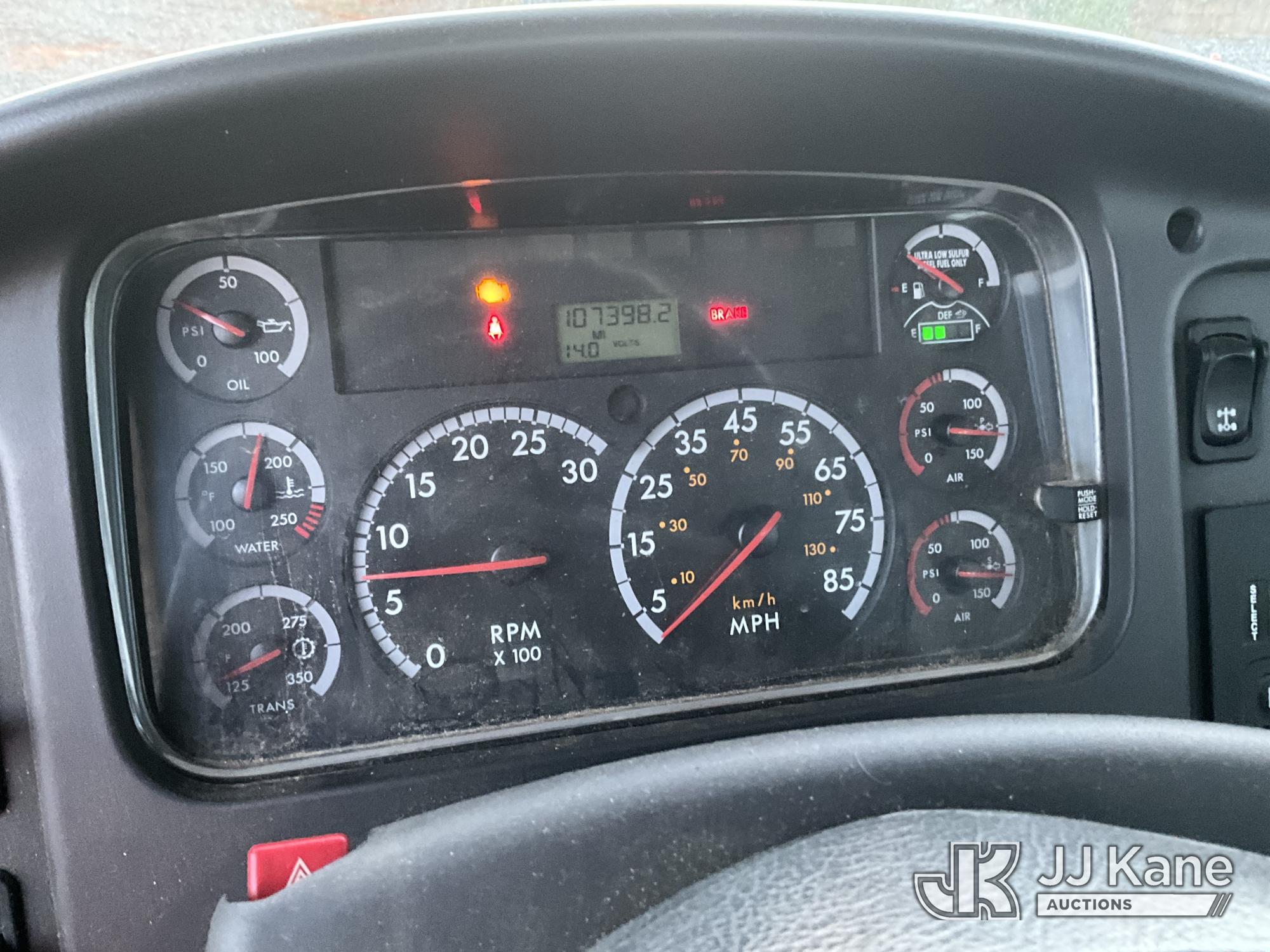 2015 Freightliner M2 106
