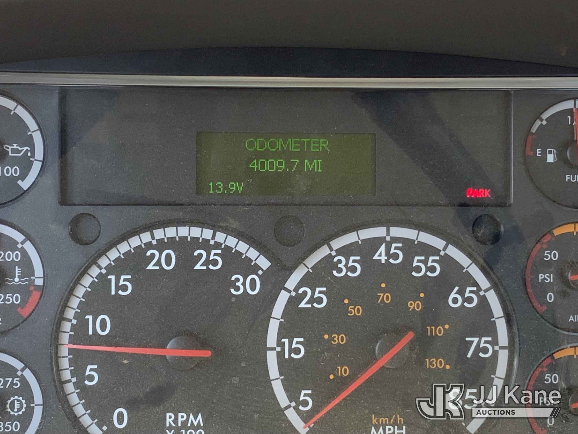 2010 Freightliner M2 106