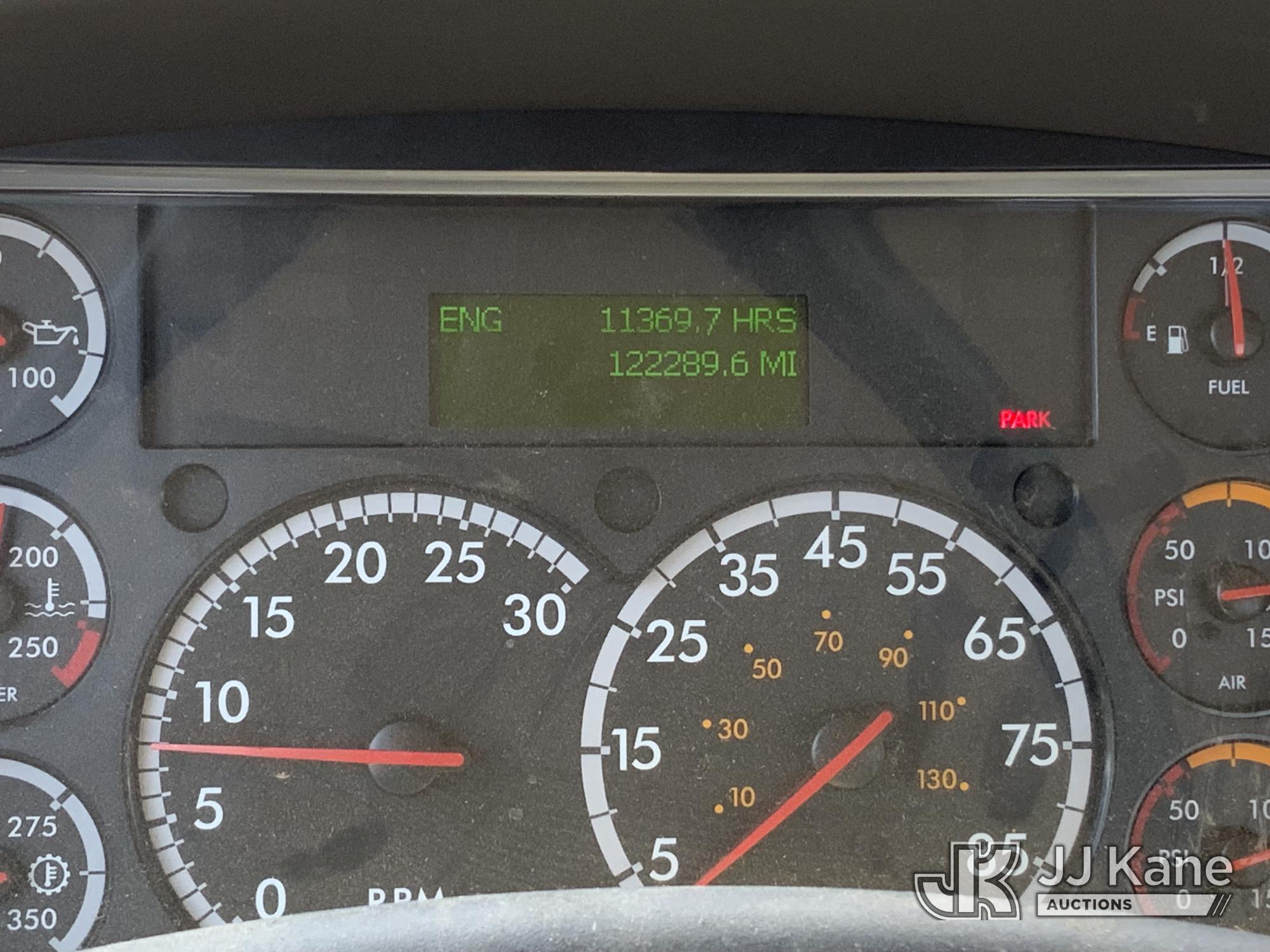 2010 Freightliner M2 106