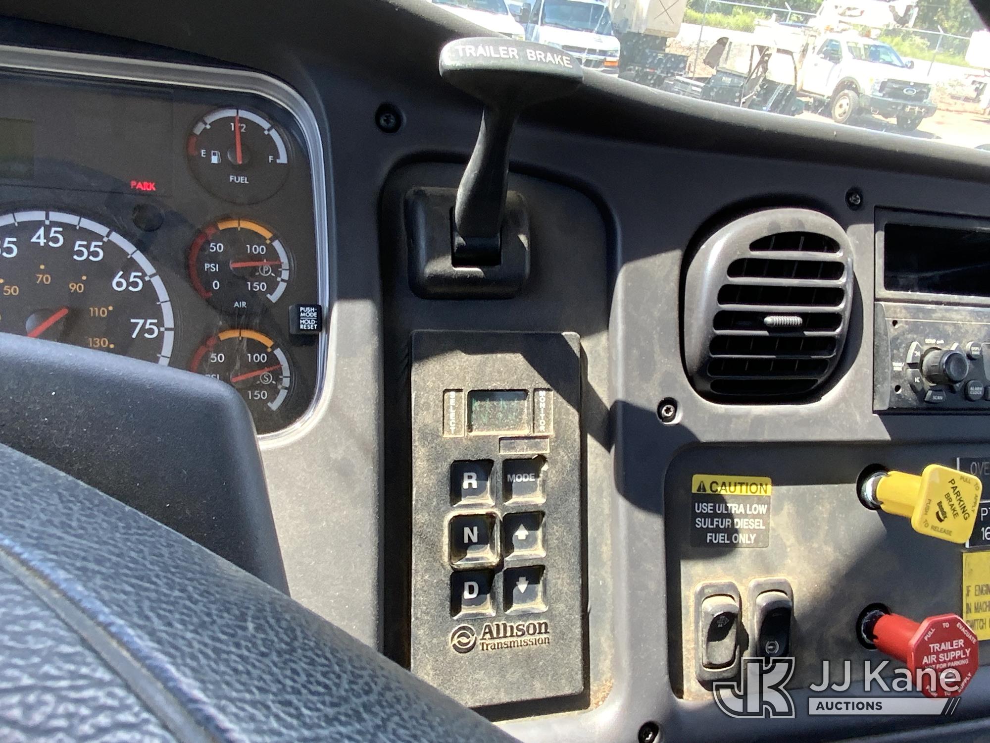 2010 Freightliner M2 106