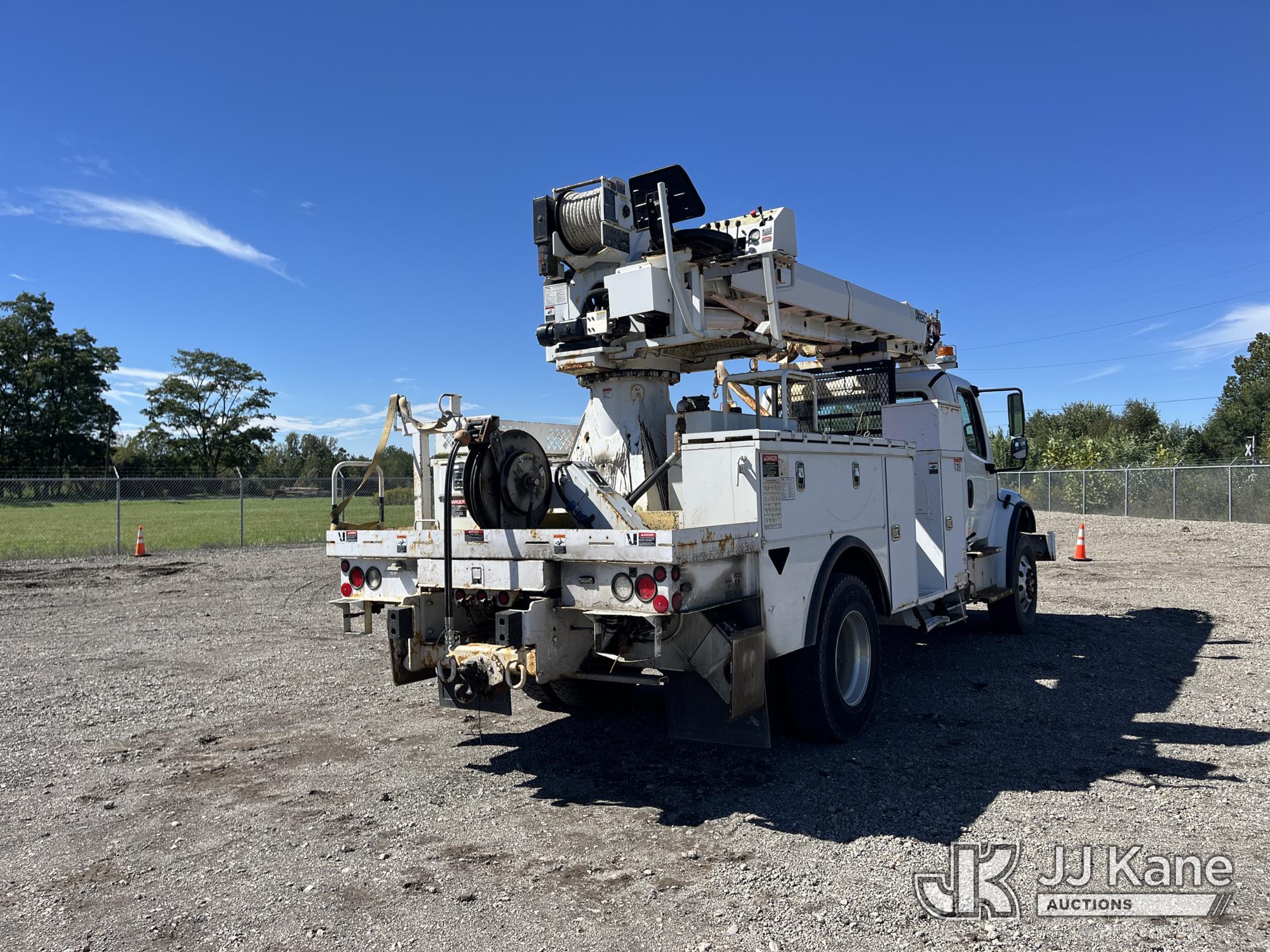 2015 Freightliner M2 106