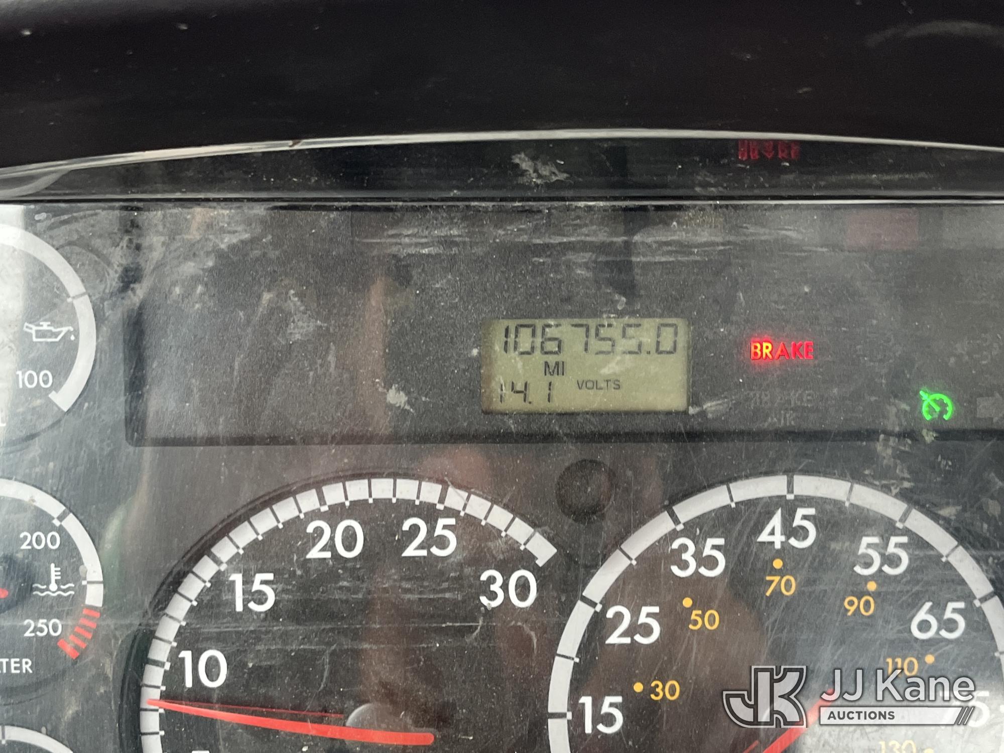 2011 Freightliner M2 106