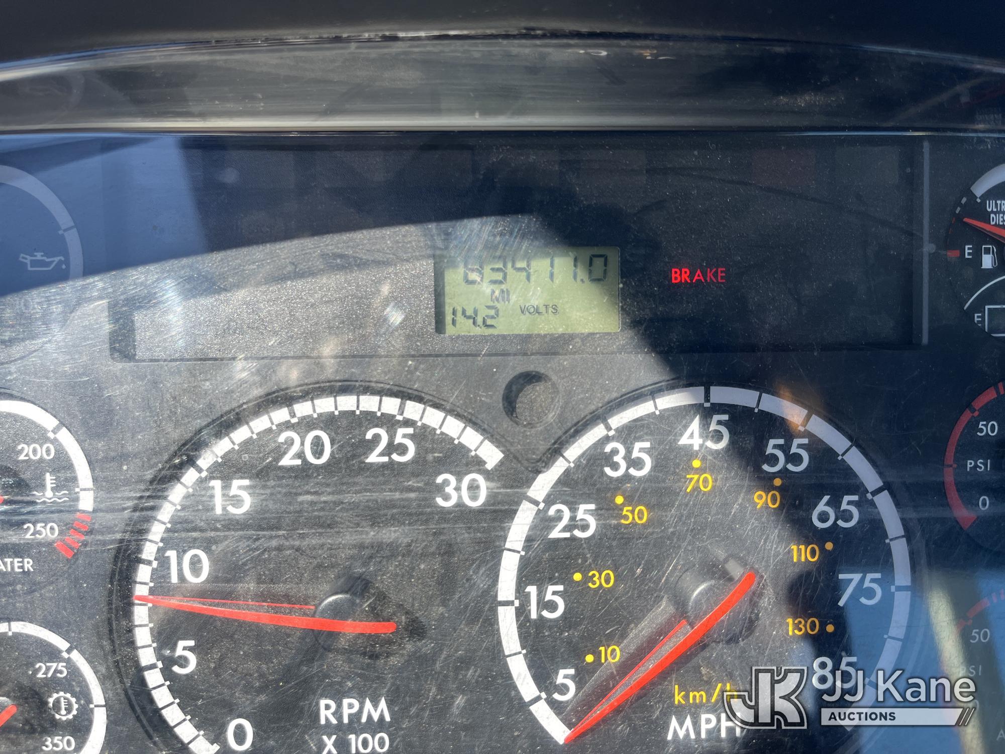 2013 Freightliner M2 106