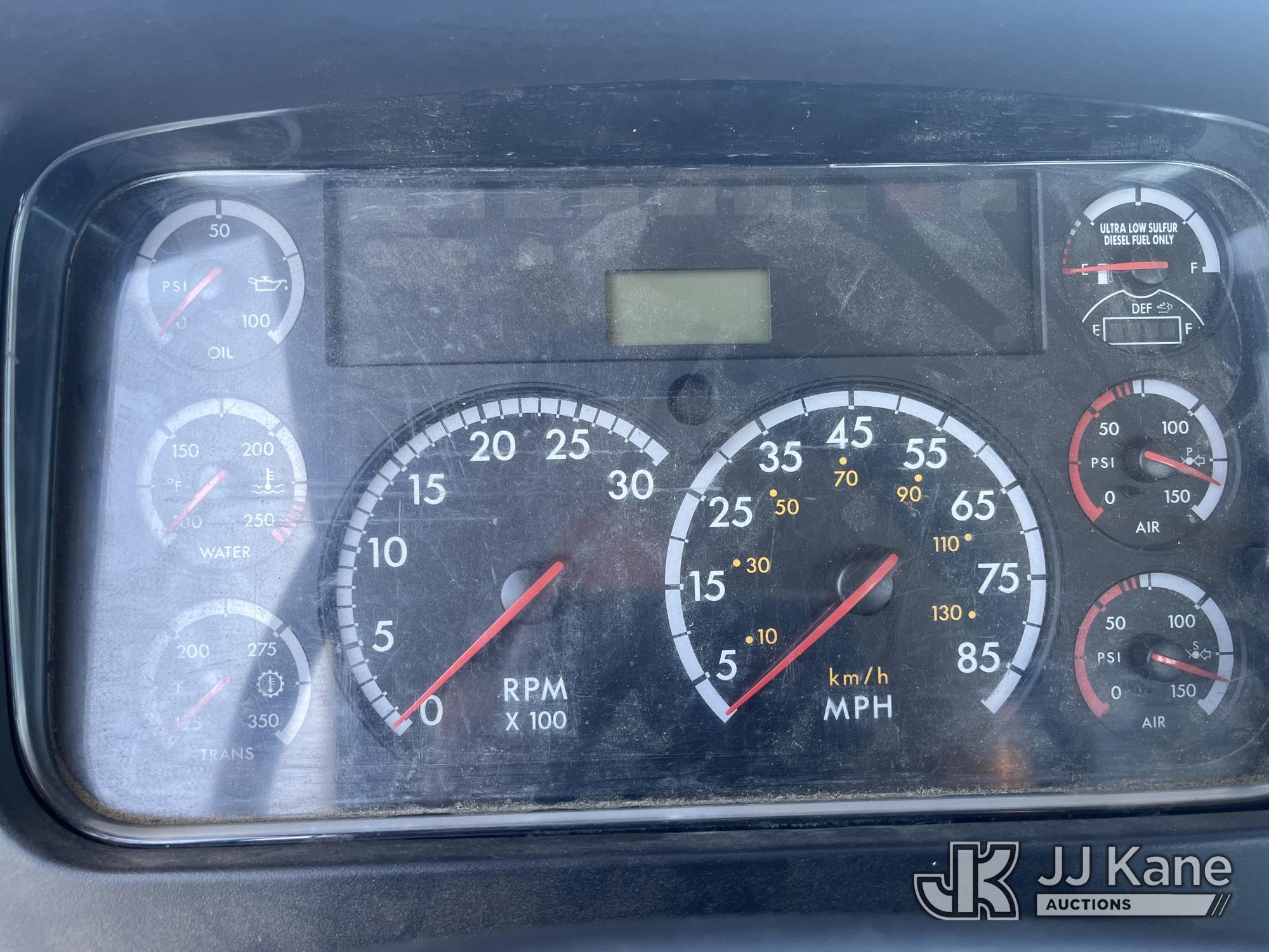 2013 Freightliner M2 106
