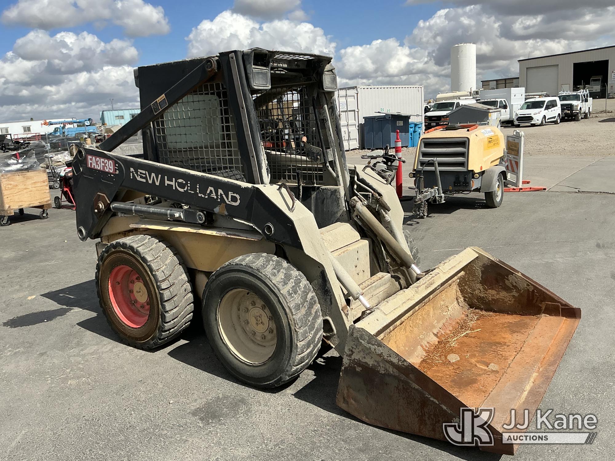 0 New Holland LX665