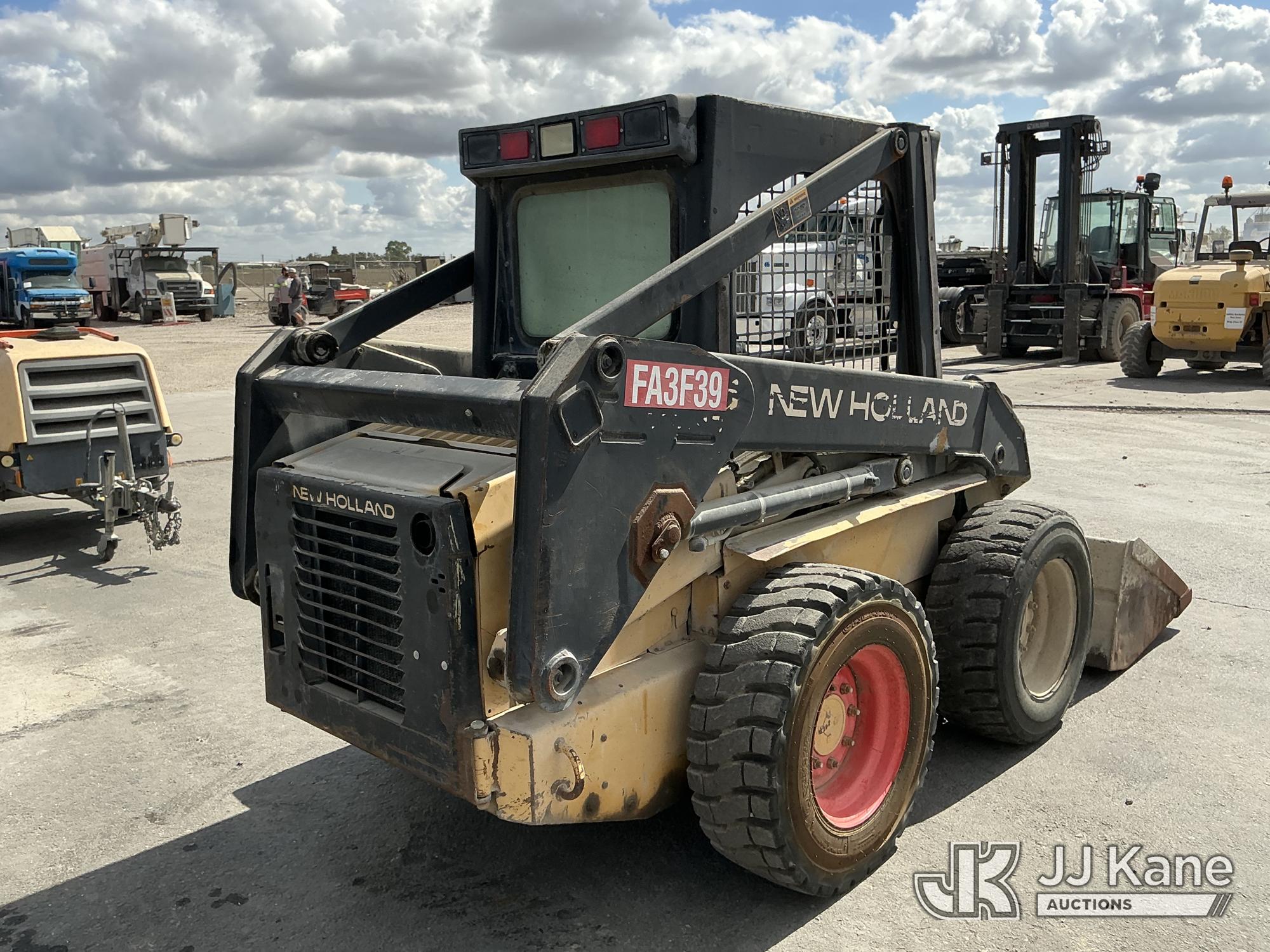 0 New Holland LX665