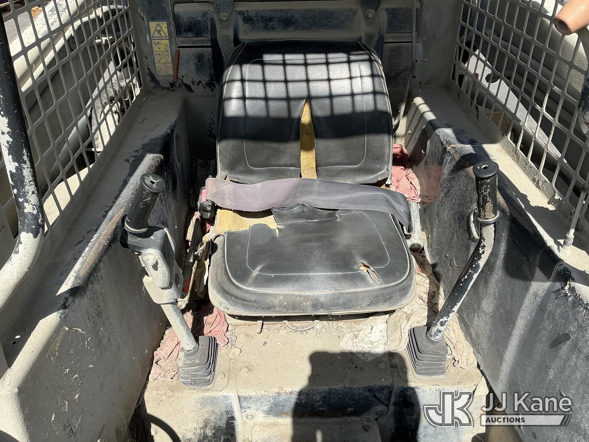 0 New Holland LX665