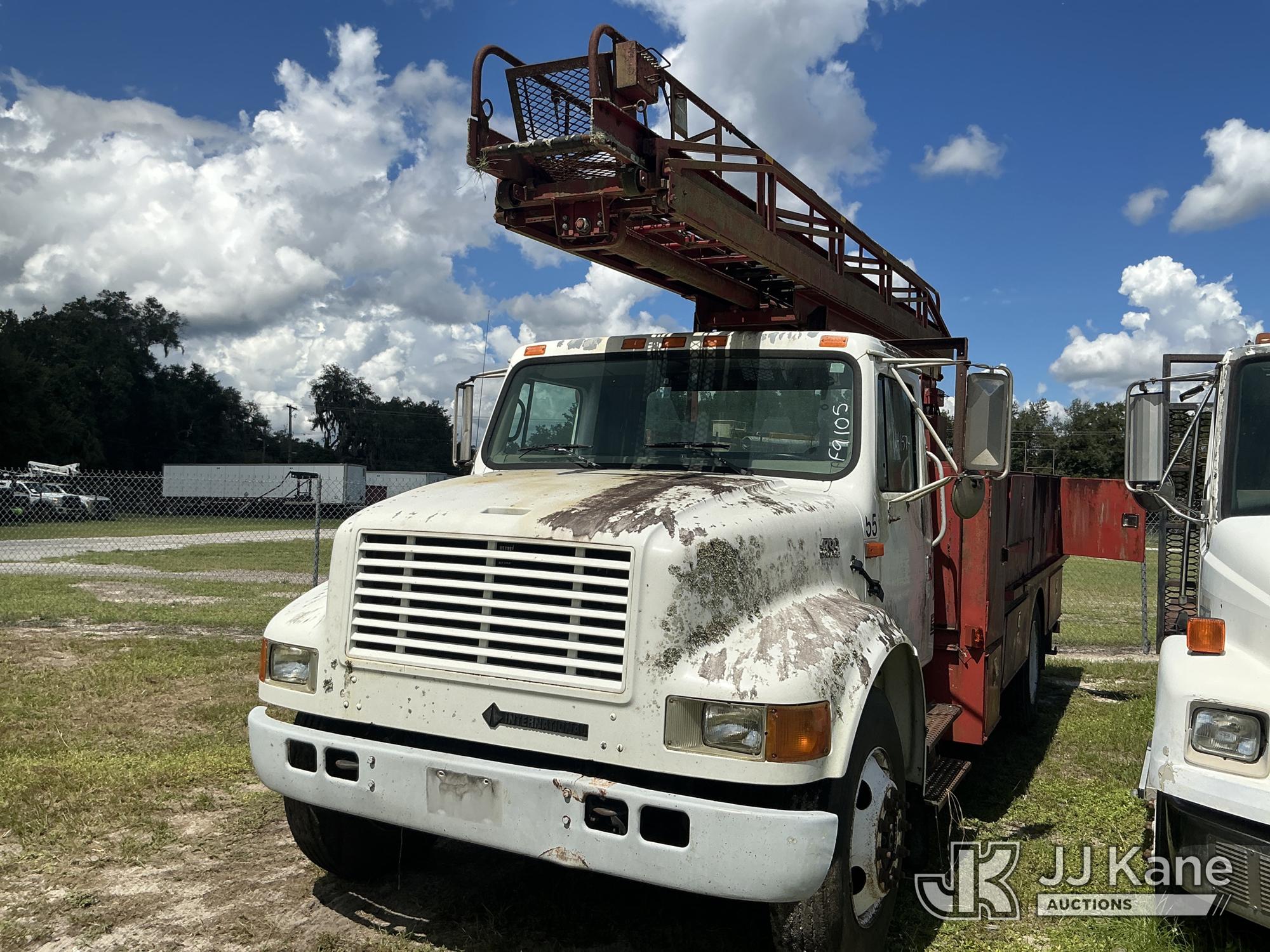 2001 International 4700