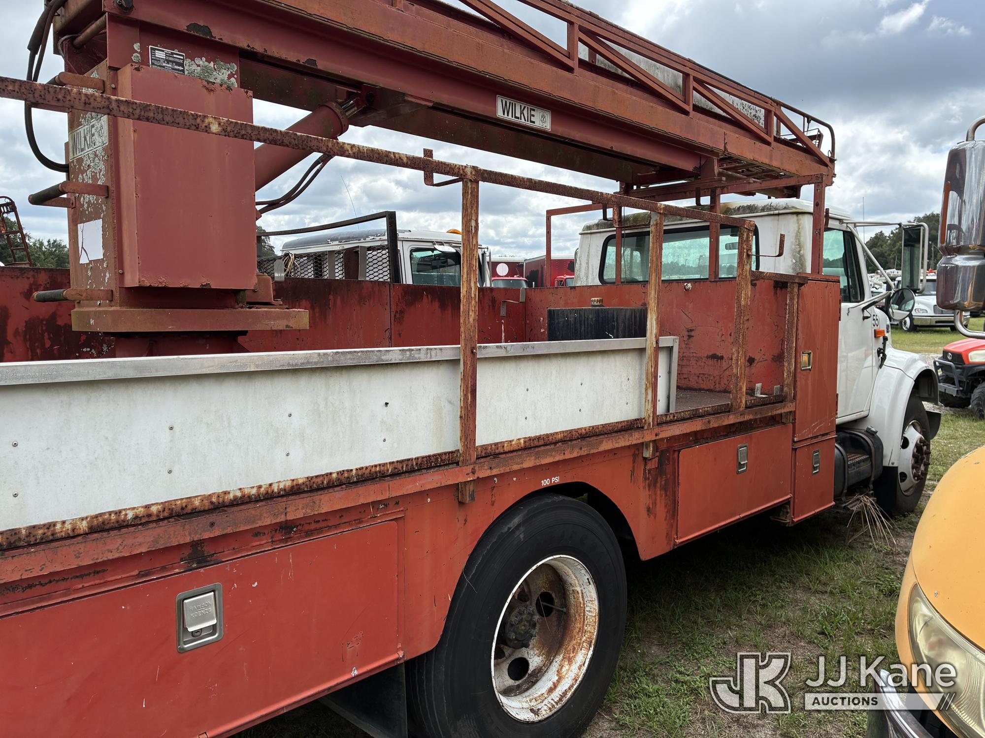 2001 International 4700