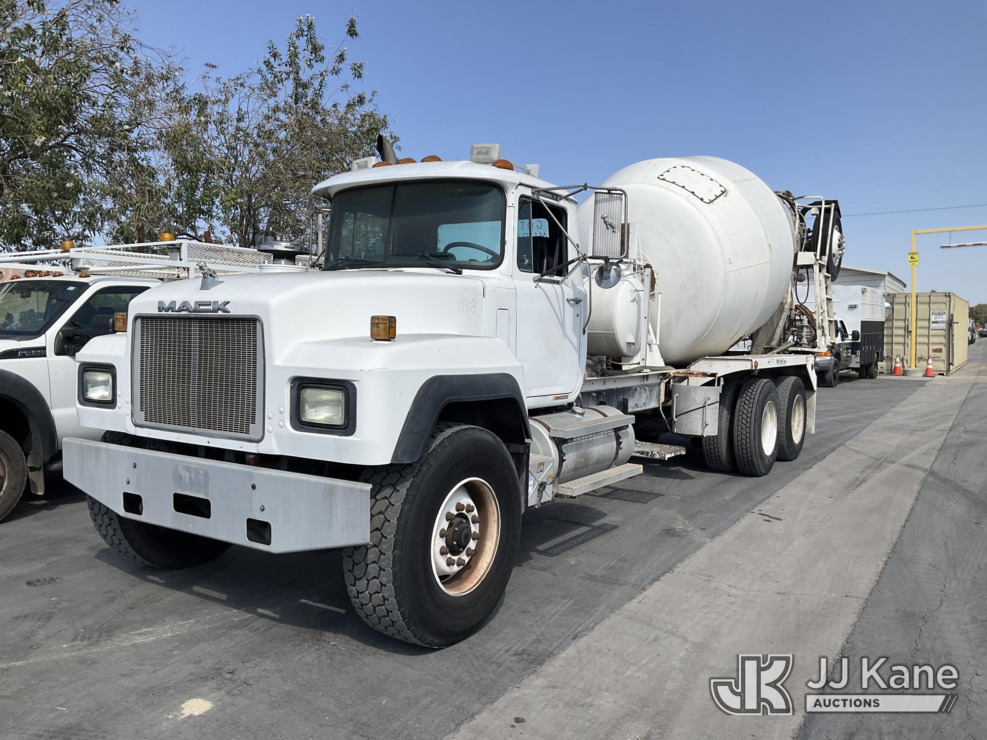 Photo of 1999 Mack RD690S