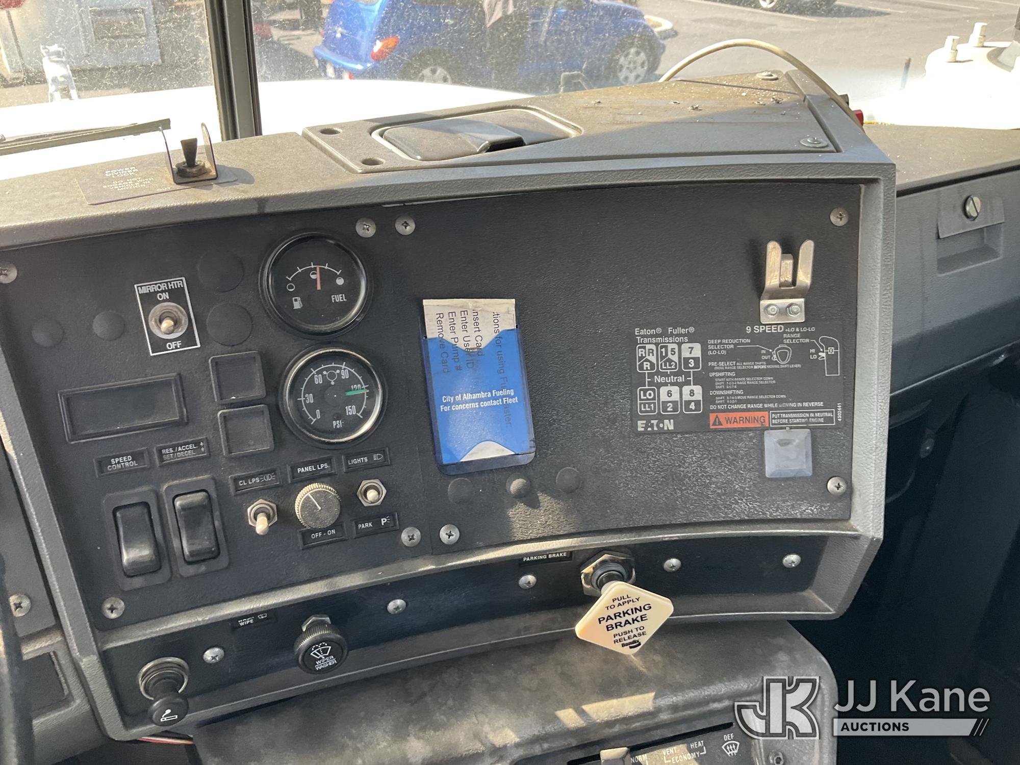1999 Mack RD690S