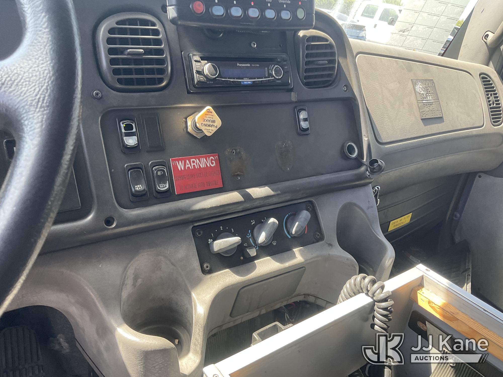 2007 Freightliner M2 106