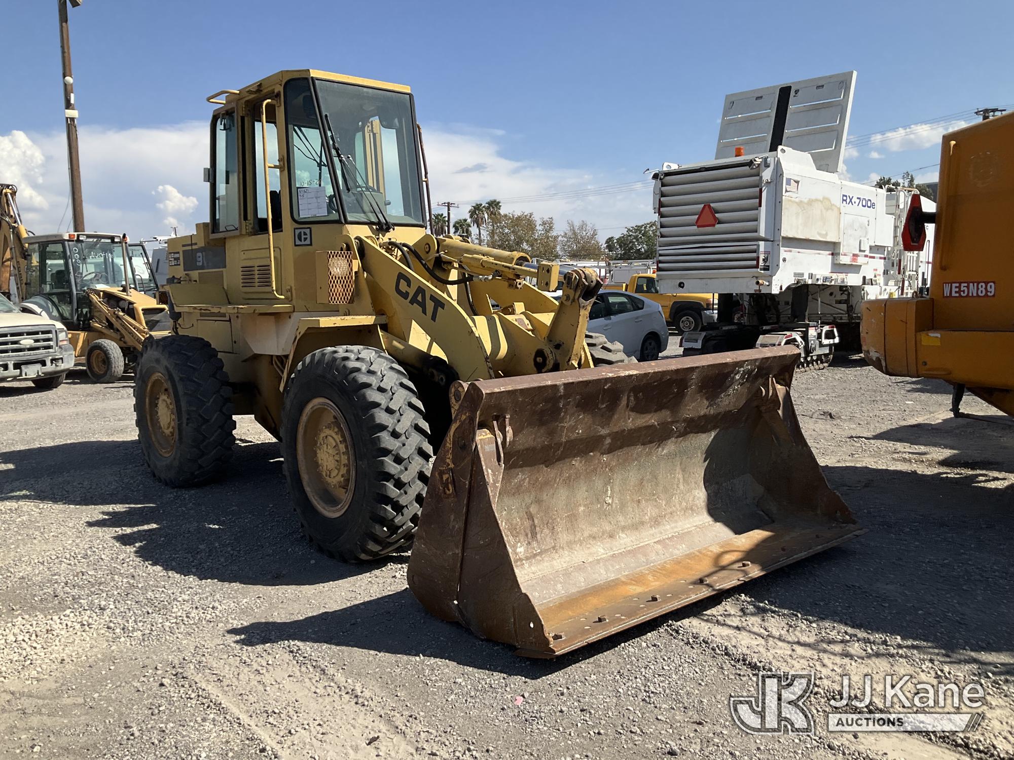 1989 Caterpillar 916
