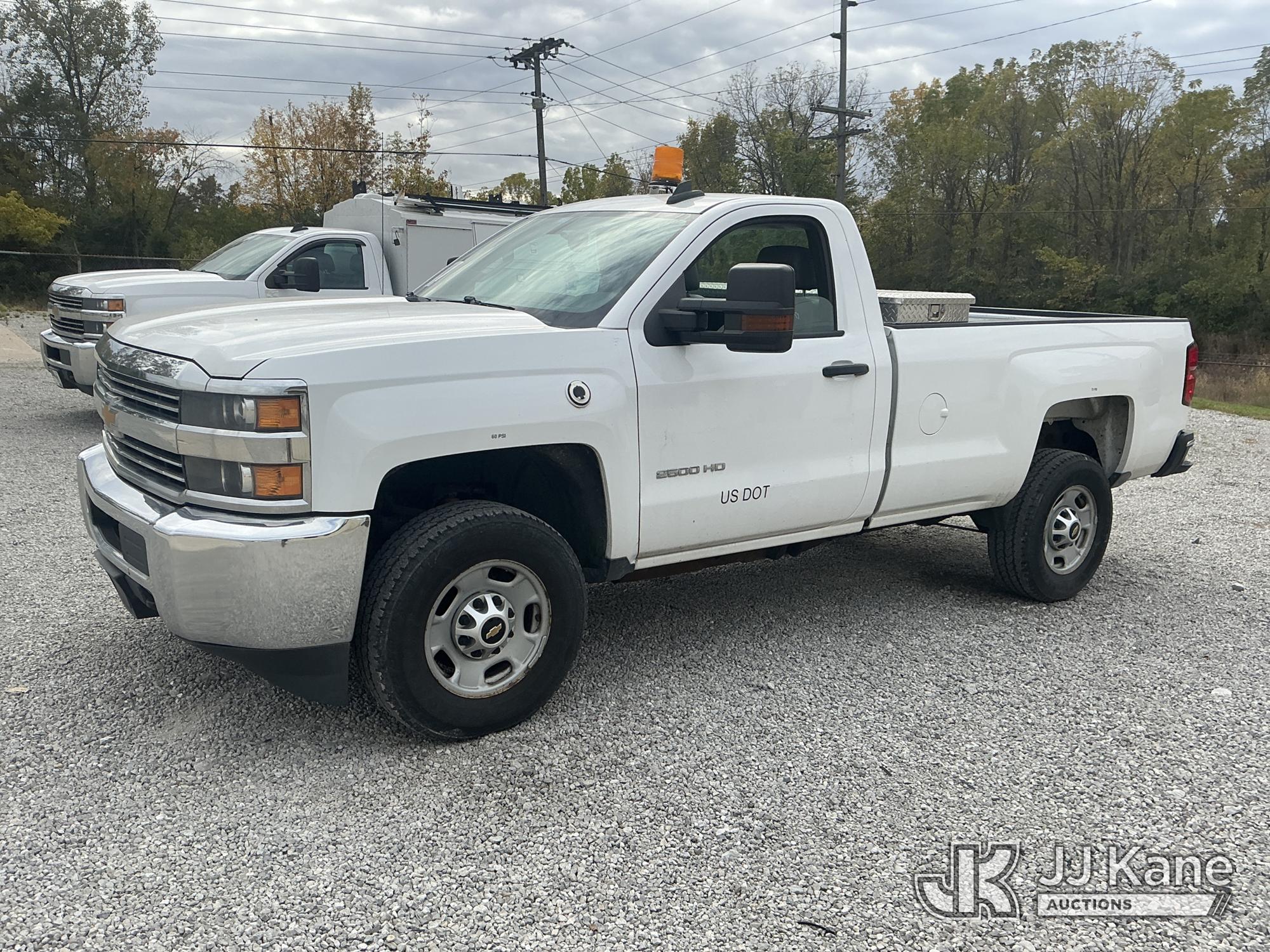 2015 Chevrolet Silverado 2500HD Pickup Truck (1641689)