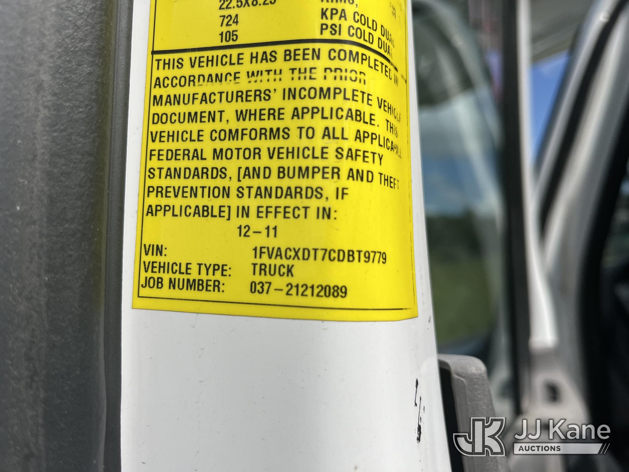 2012 Freightliner M2 106