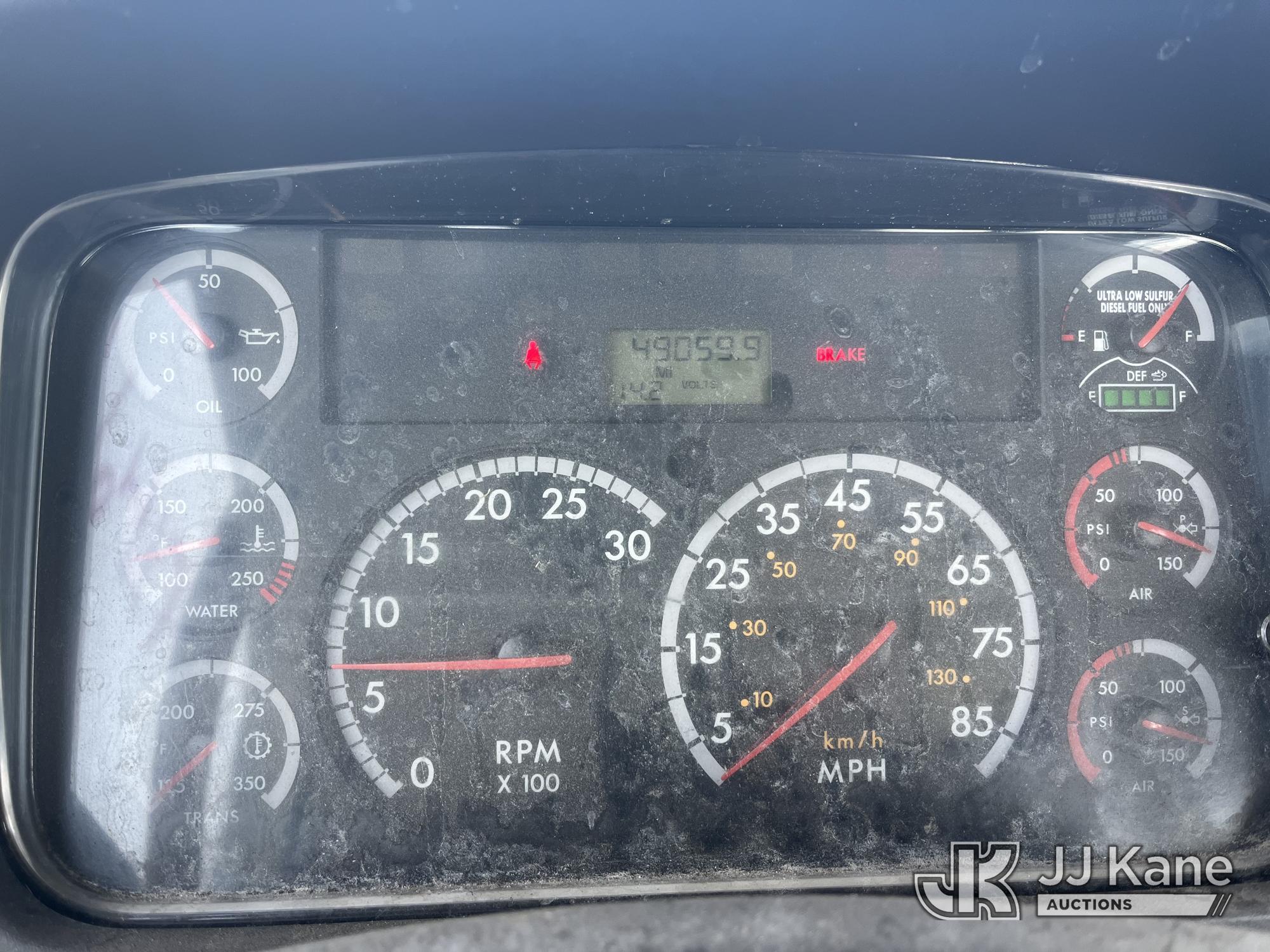 2012 Freightliner M2 106