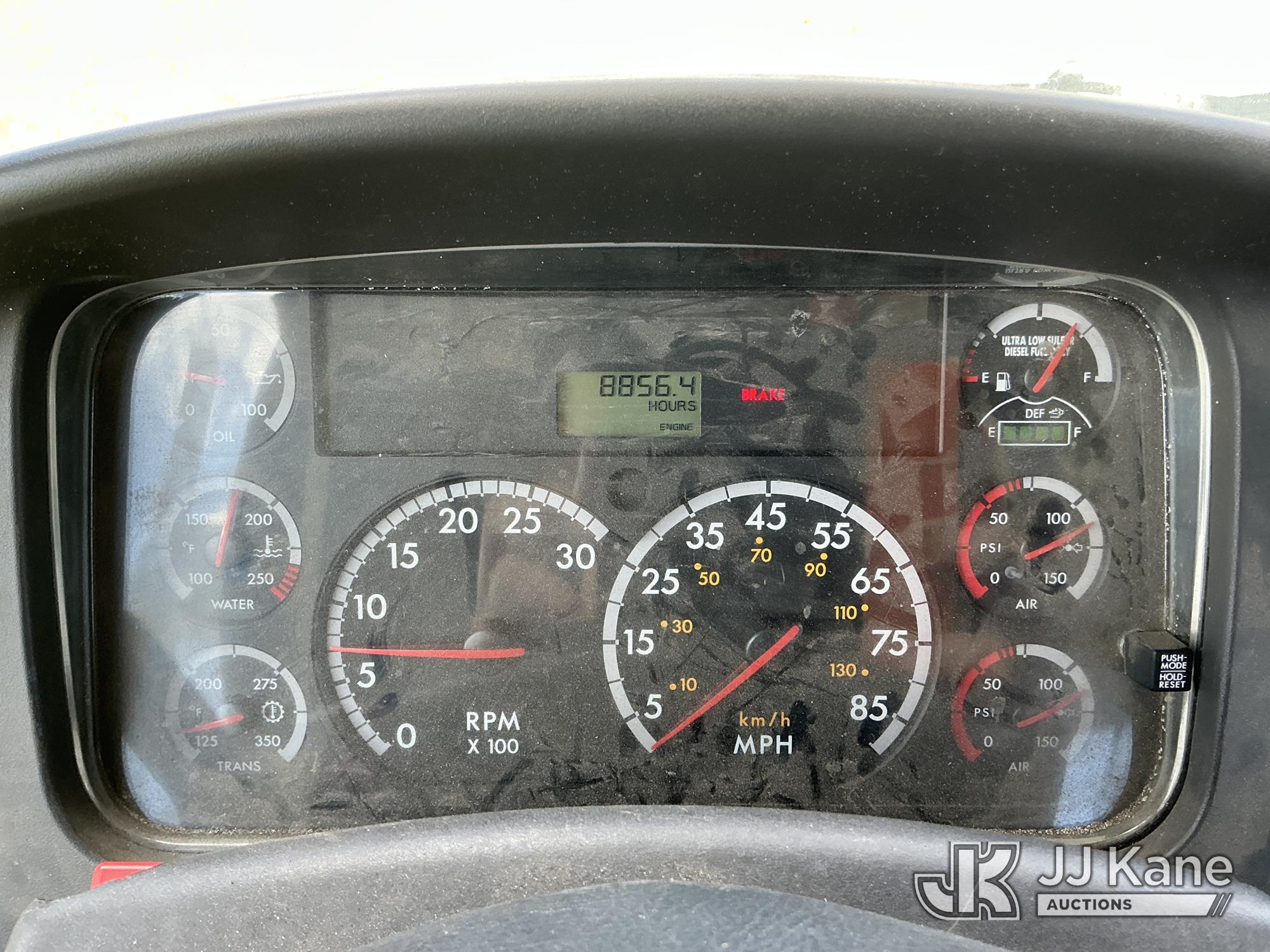 2013 Freightliner M2 106