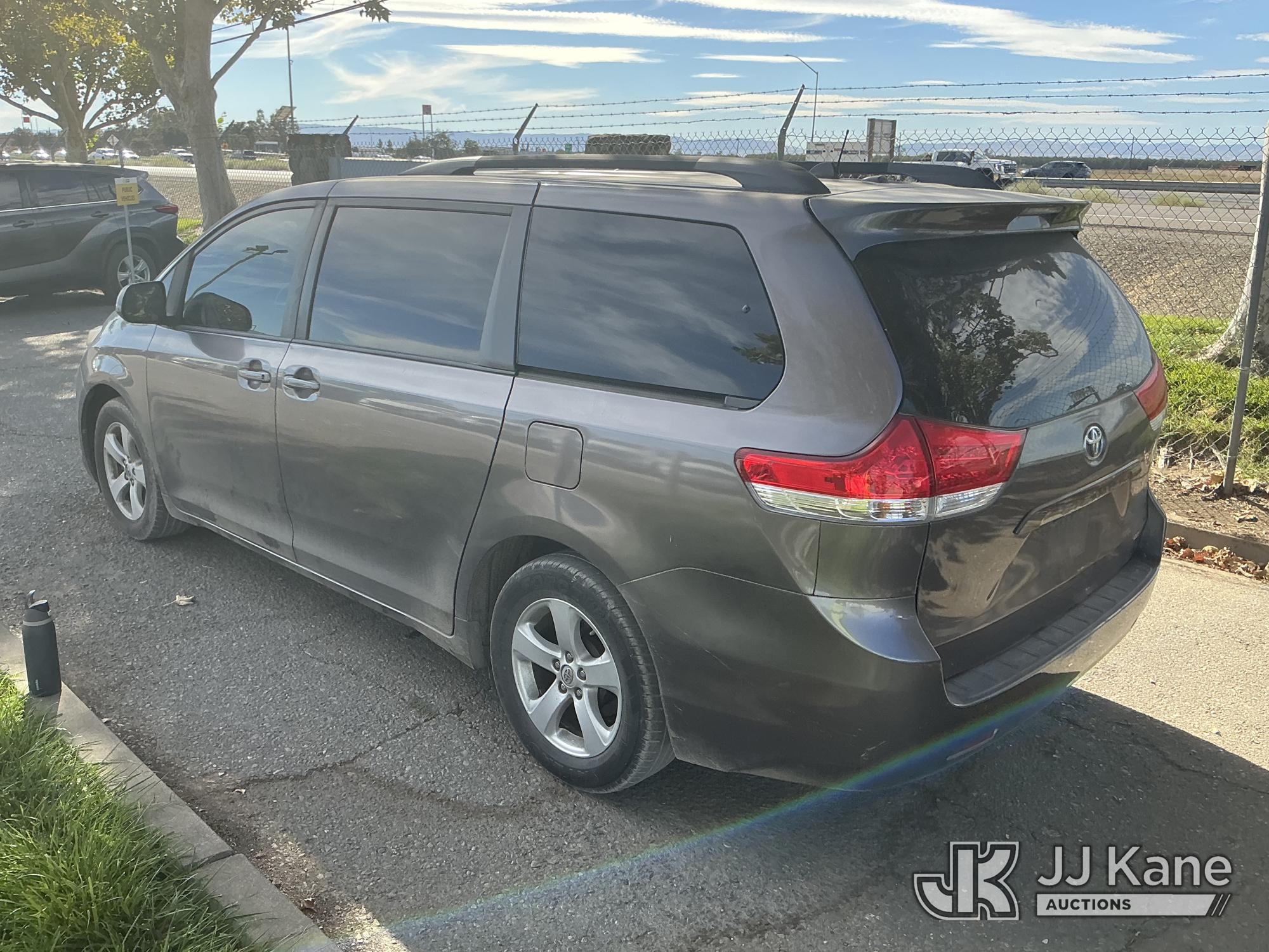 2014 Toyota SIENNA