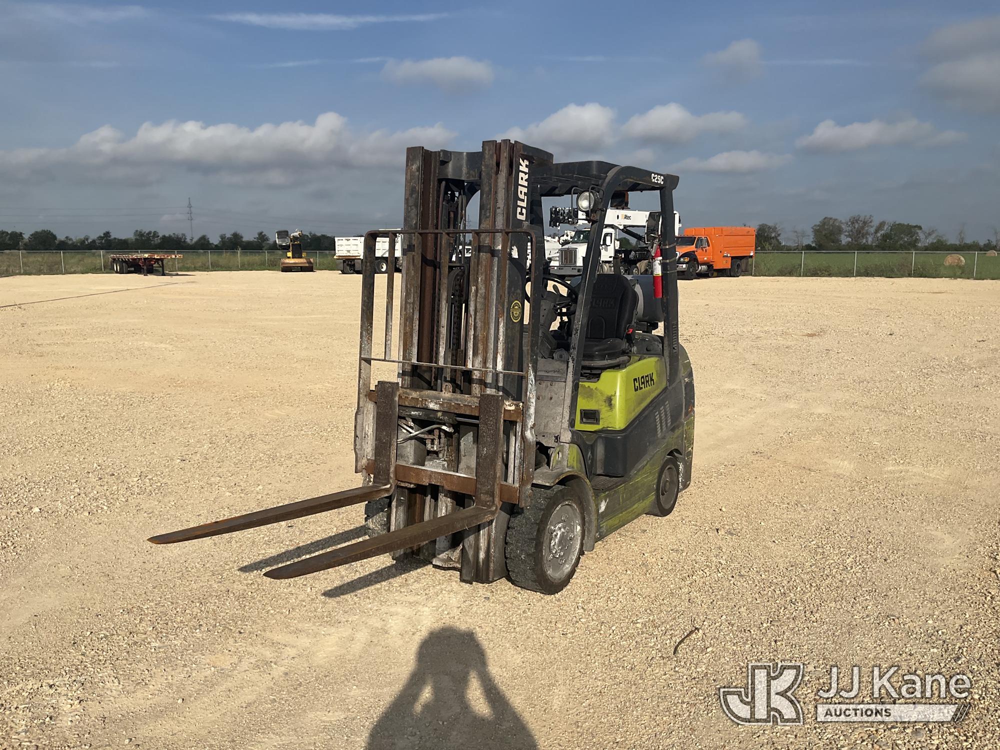 Photo of 2015 Clark C25CL
