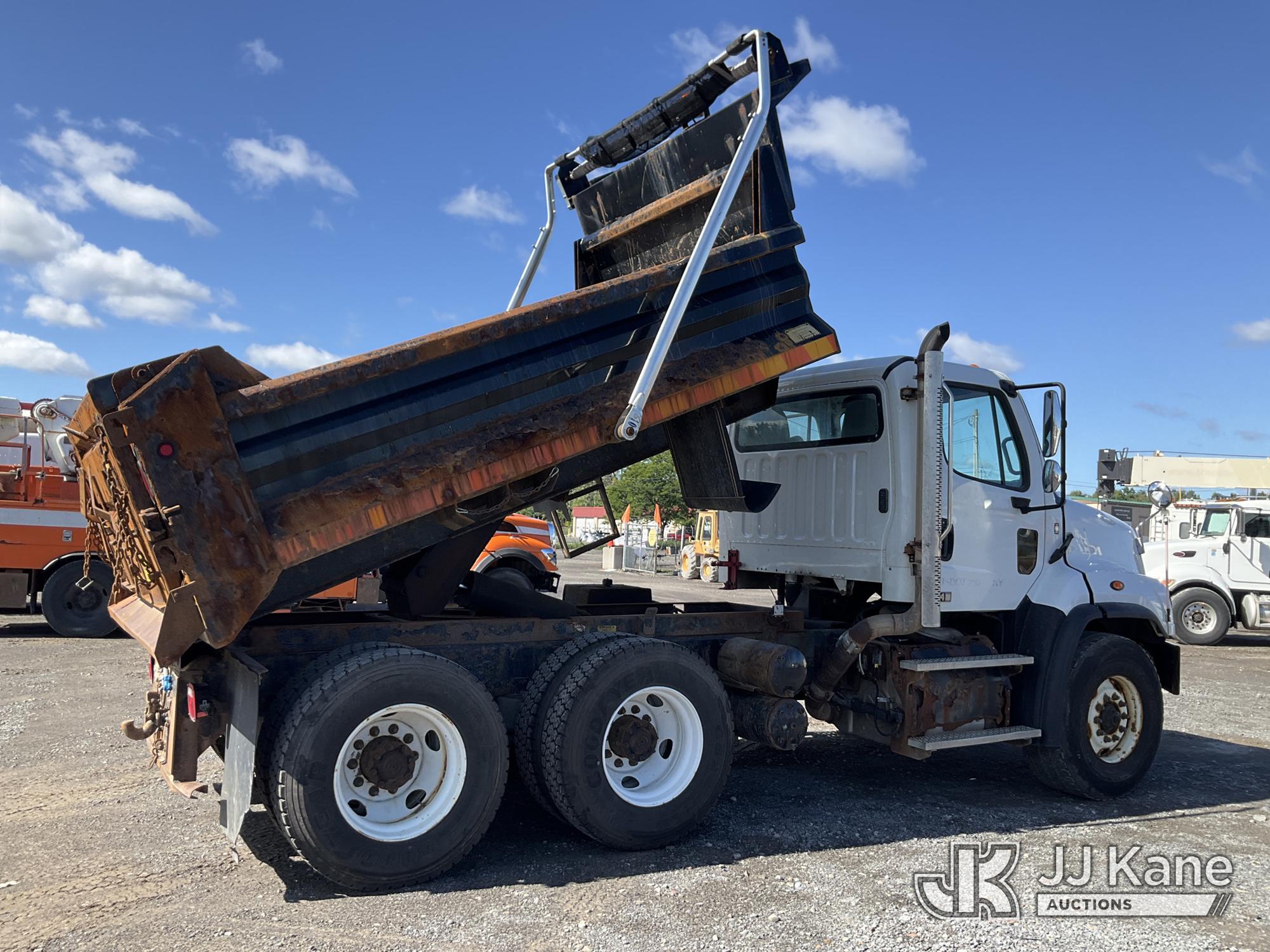 2016 Freightliner 114SD
