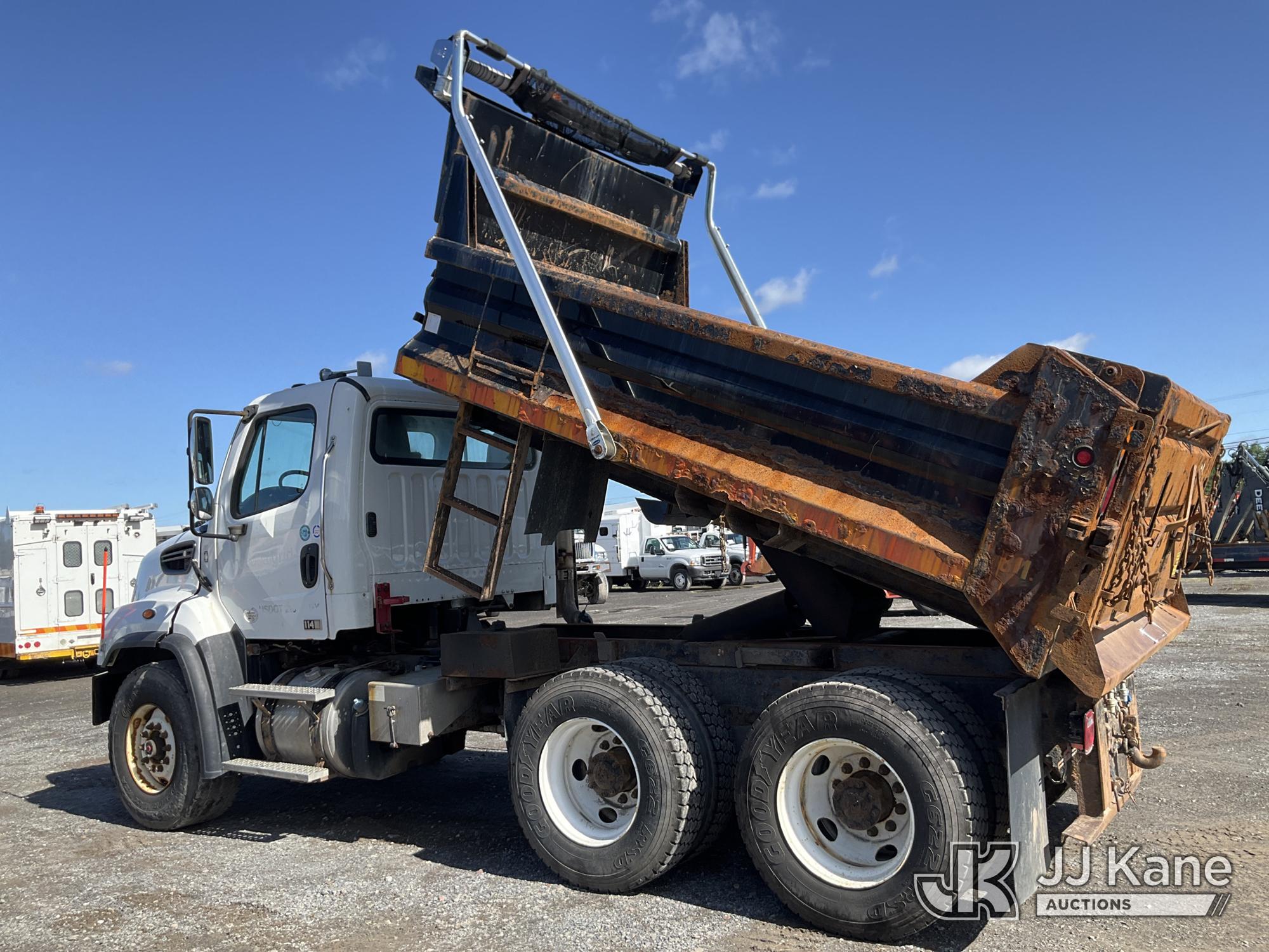 2016 Freightliner 114SD