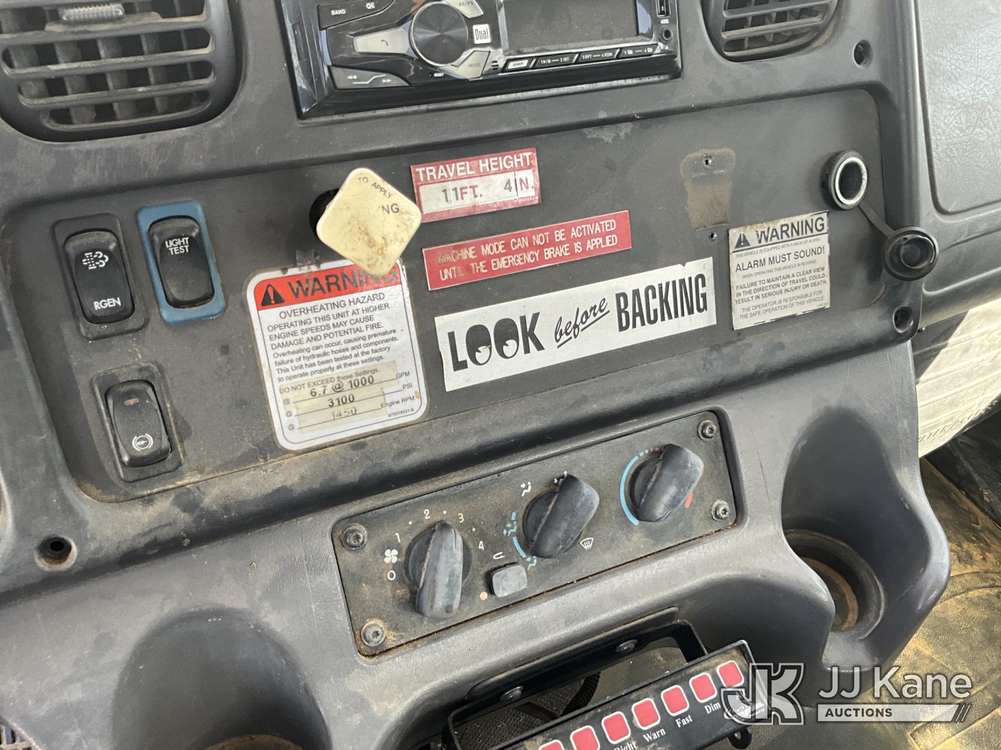 2014 Freightliner M2 106