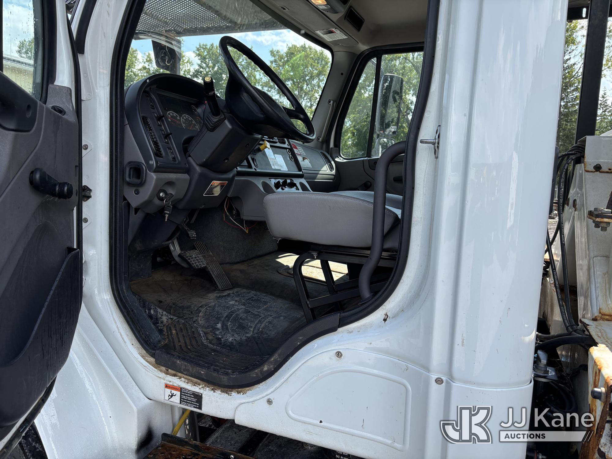 2021 Freightliner M2 106