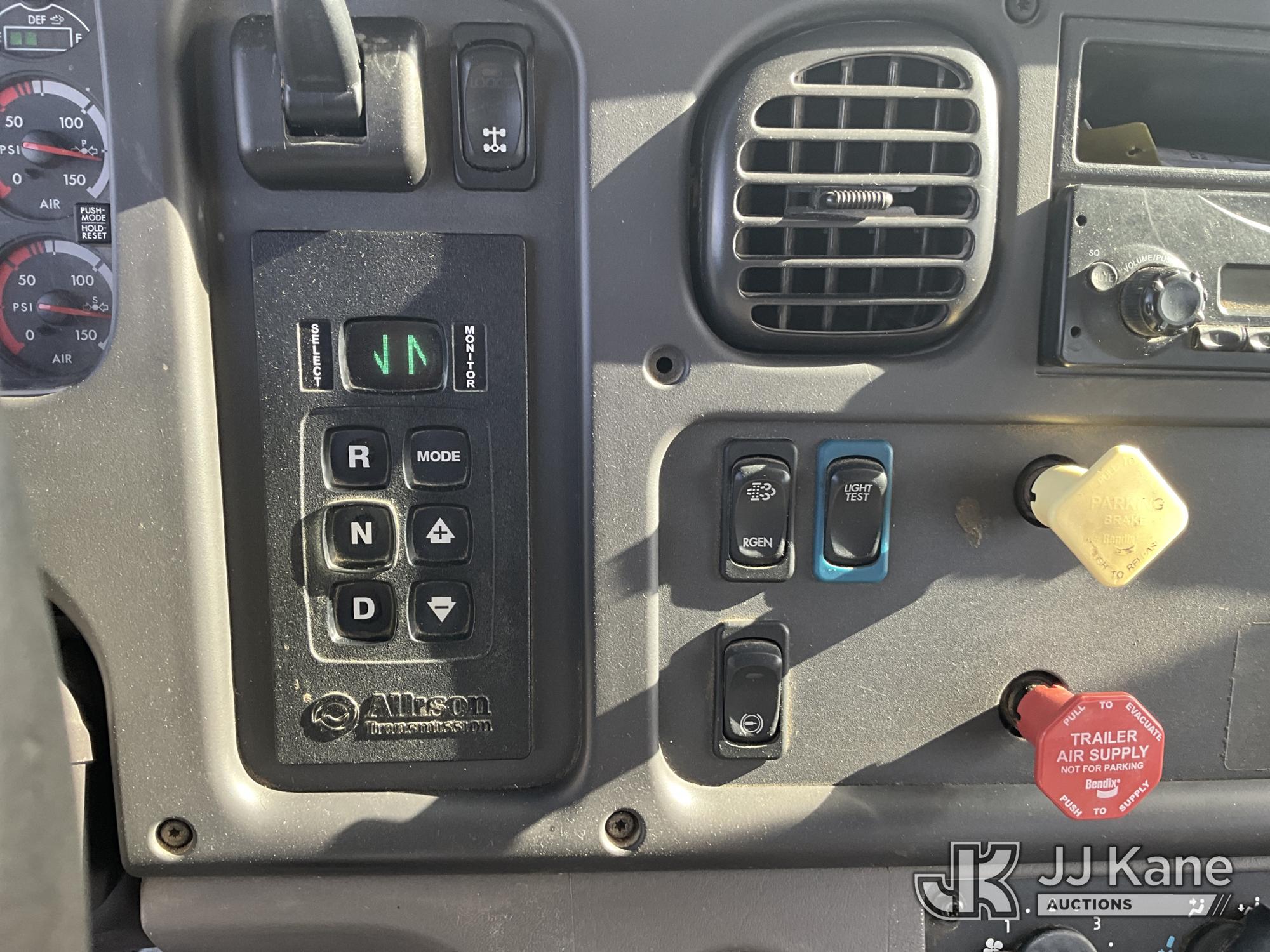 2014 Freightliner M2 106