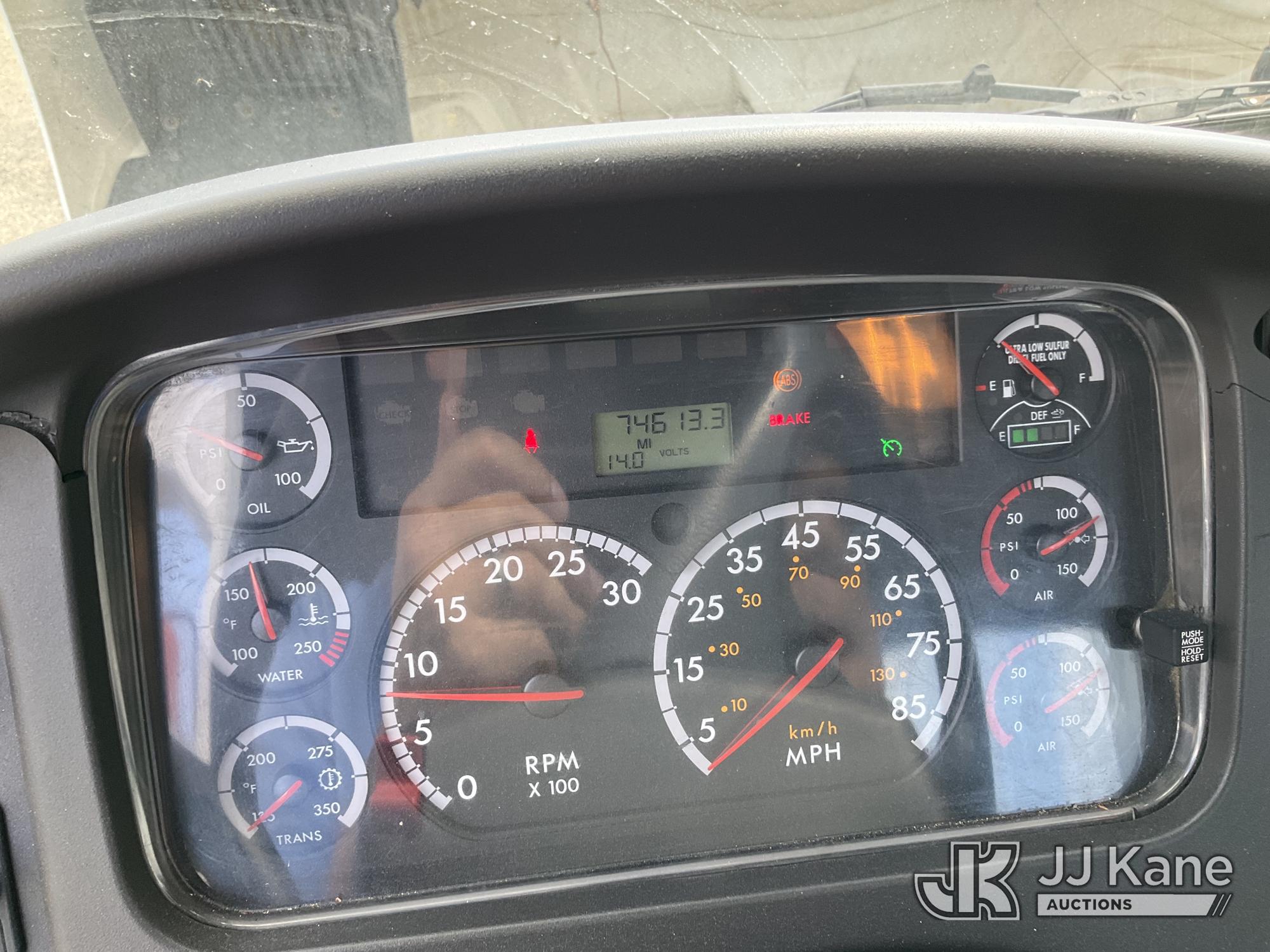 2015 Freightliner M2 106