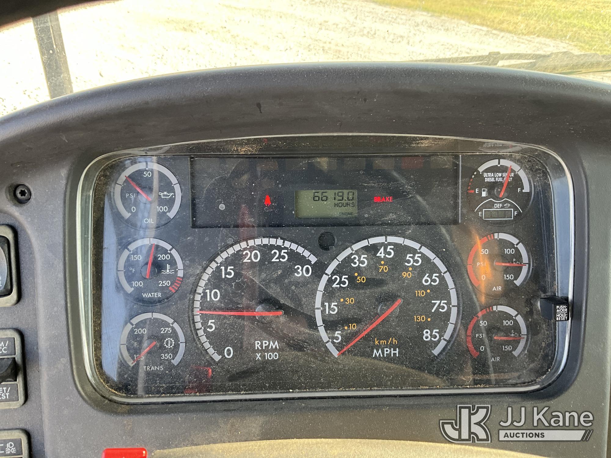 2011 Freightliner M2 106