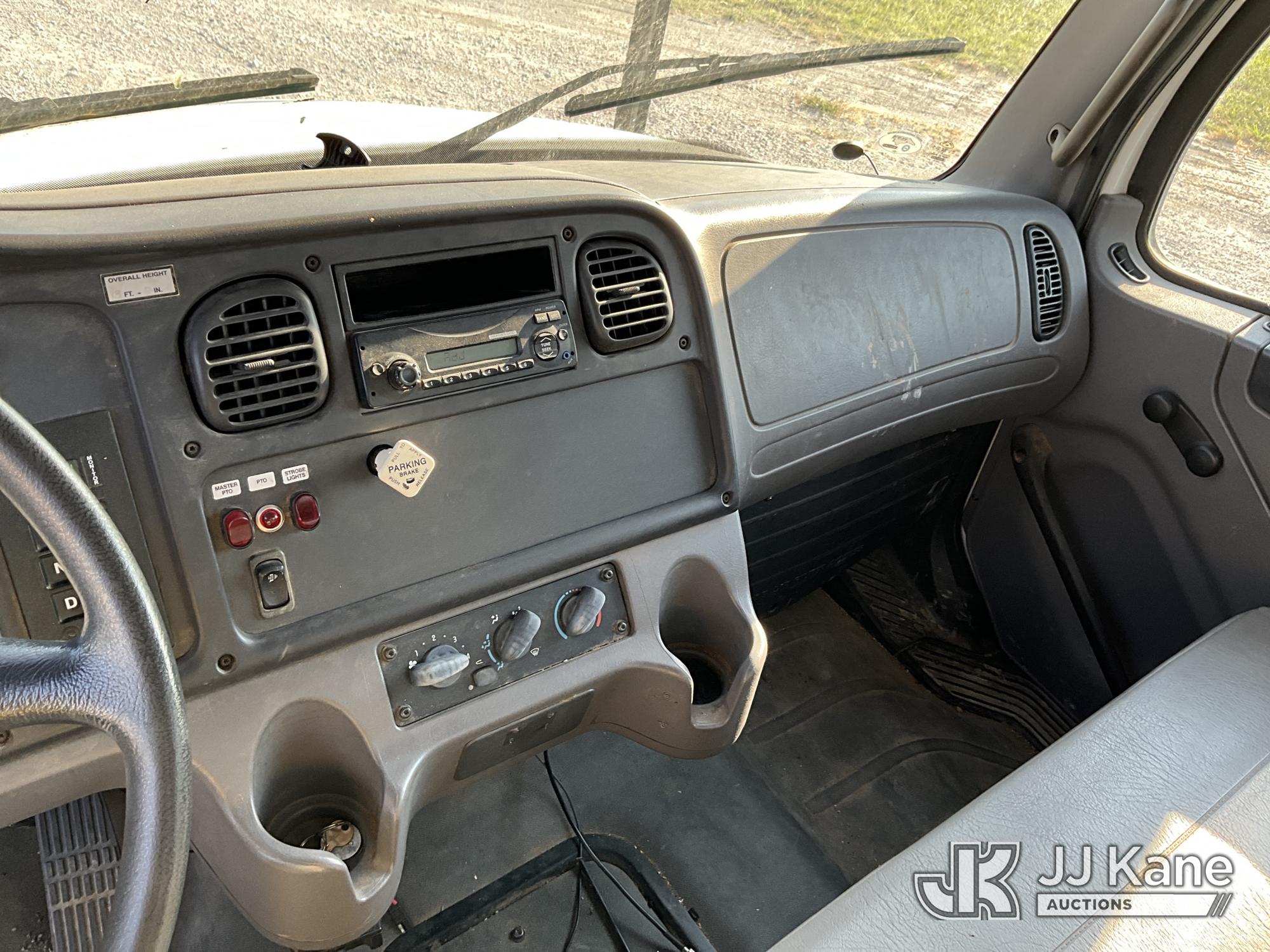 2011 Freightliner M2 106