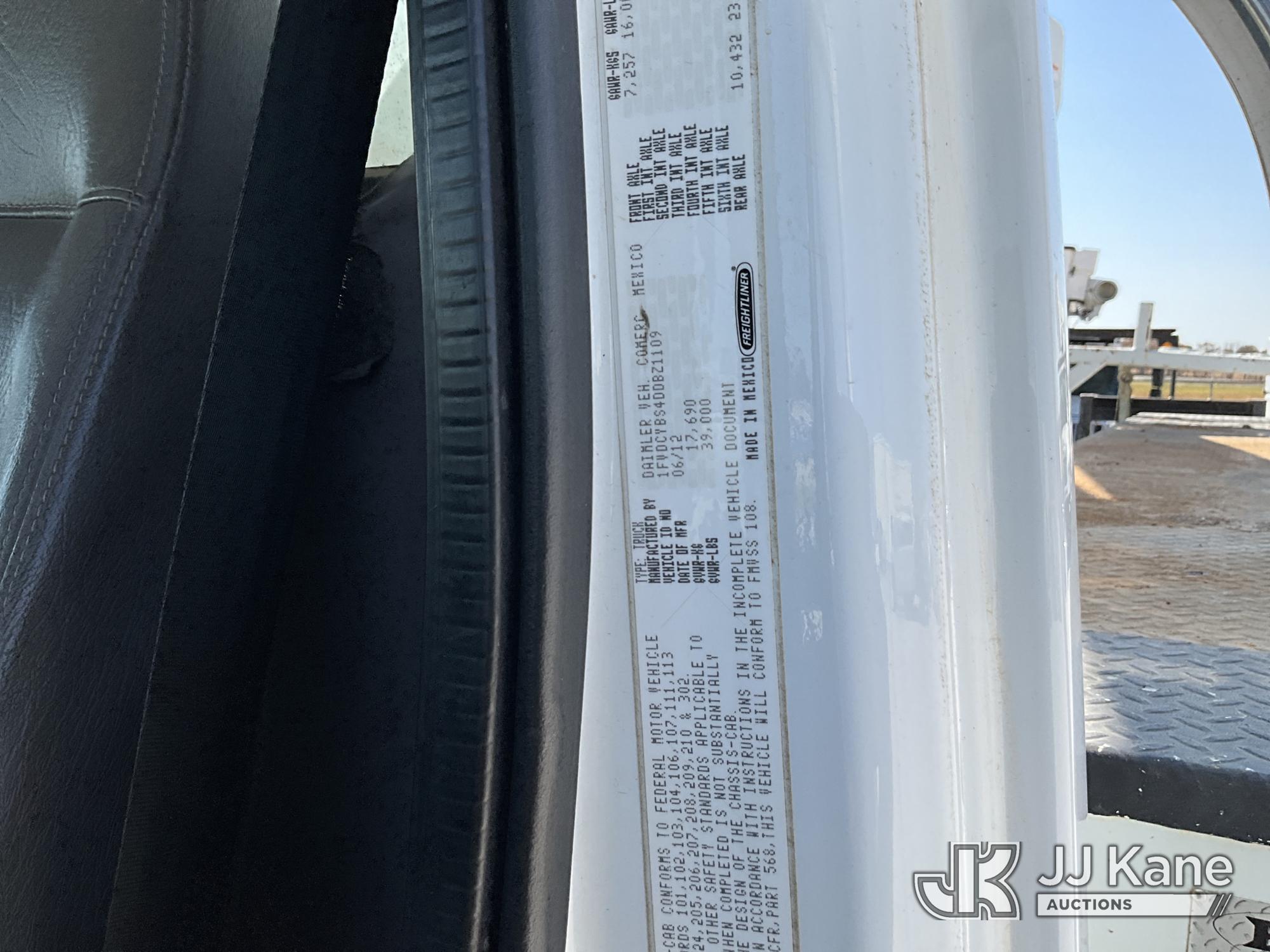 2013 Freightliner M2 106