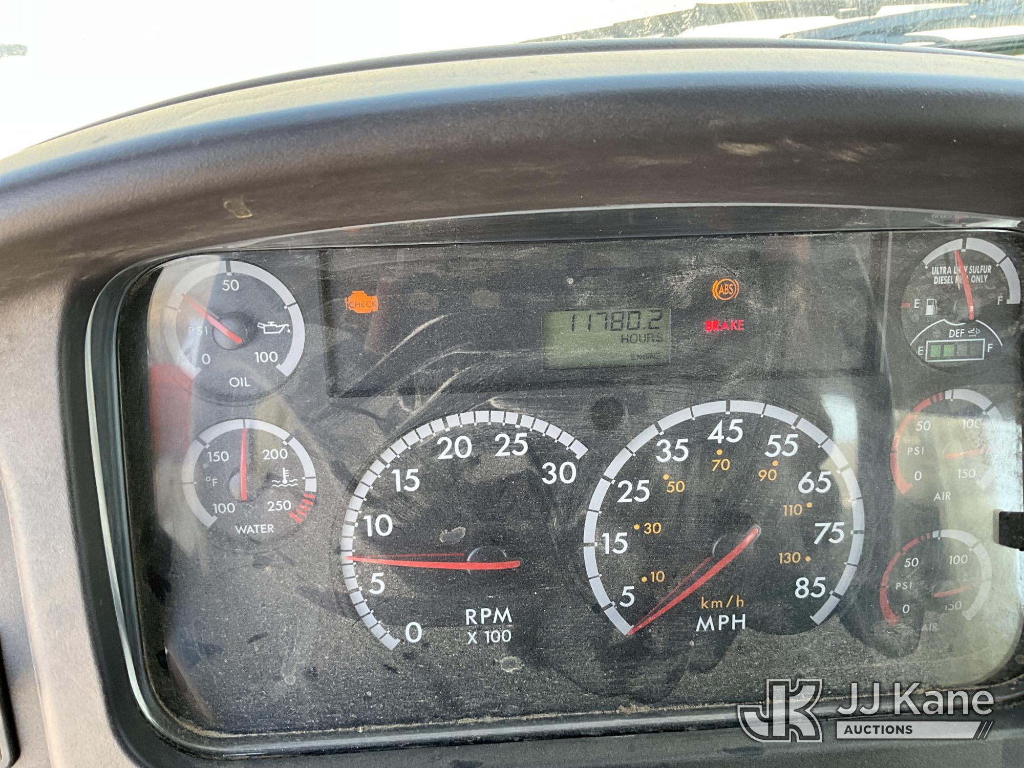2013 Freightliner M2 106