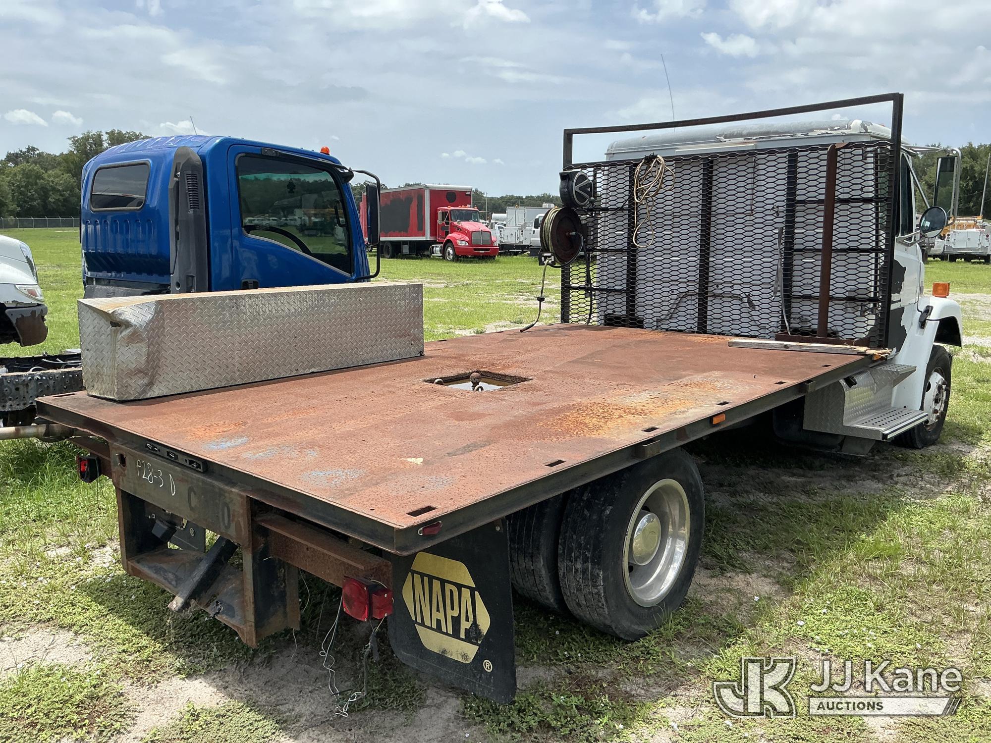 2001 Freightliner FL60