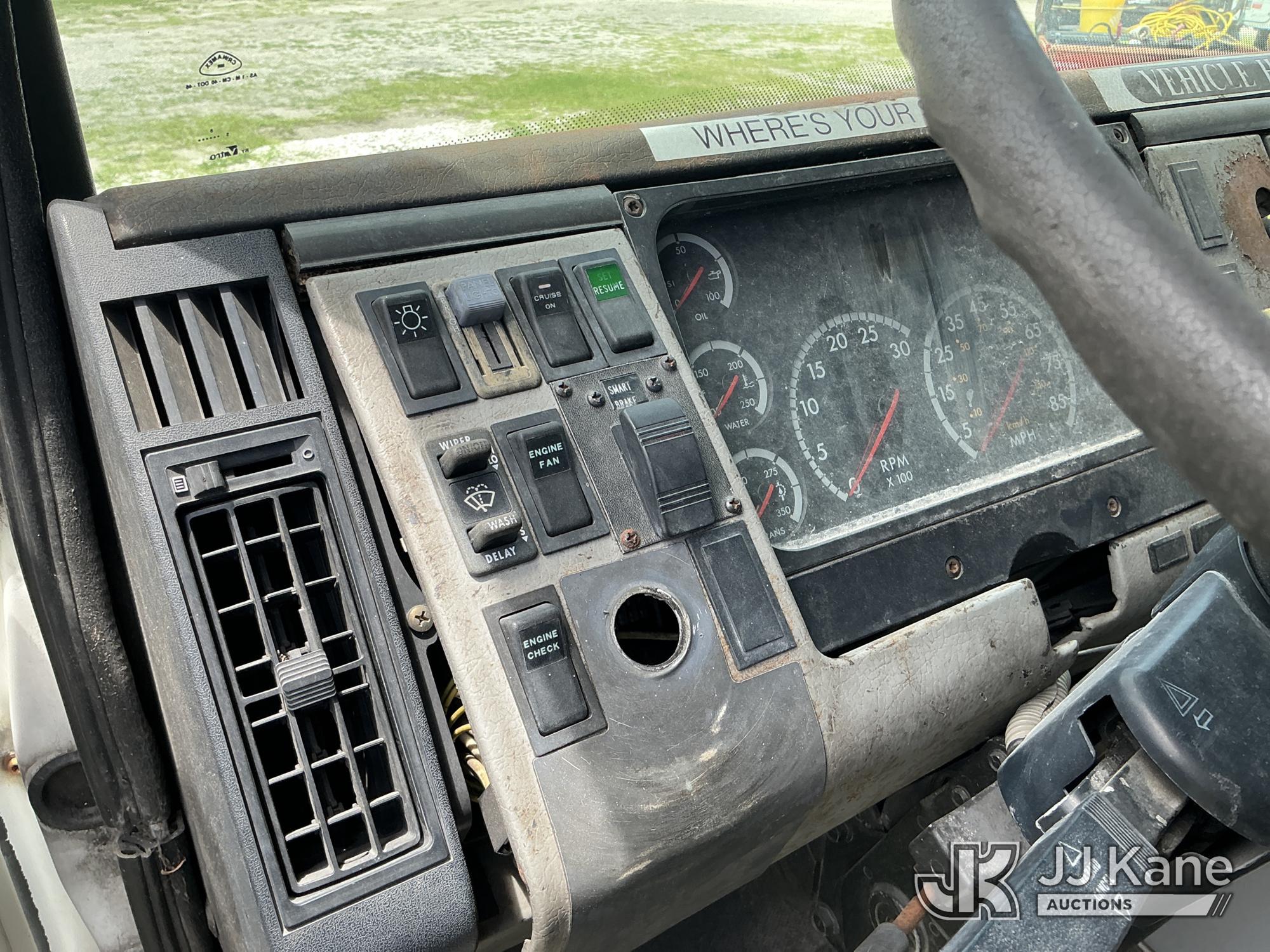 2001 Freightliner FL60
