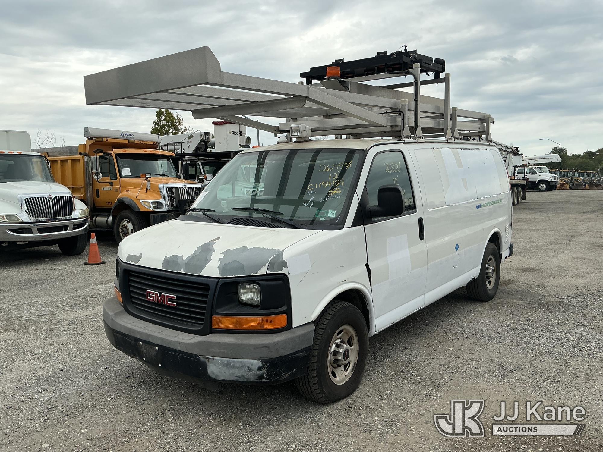 Photo of 2012 GMC Savana